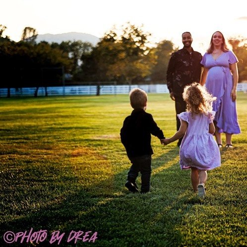 #fallportraits #familyfallphotos #familyfallpictures #familysession #familyportraits #newaddition #growingfamily #temeculaphotographer #sandiegophotographer #makingaliving  #familyphotographer #temeculaportraits #portraits #sandiegoliving #temeculali