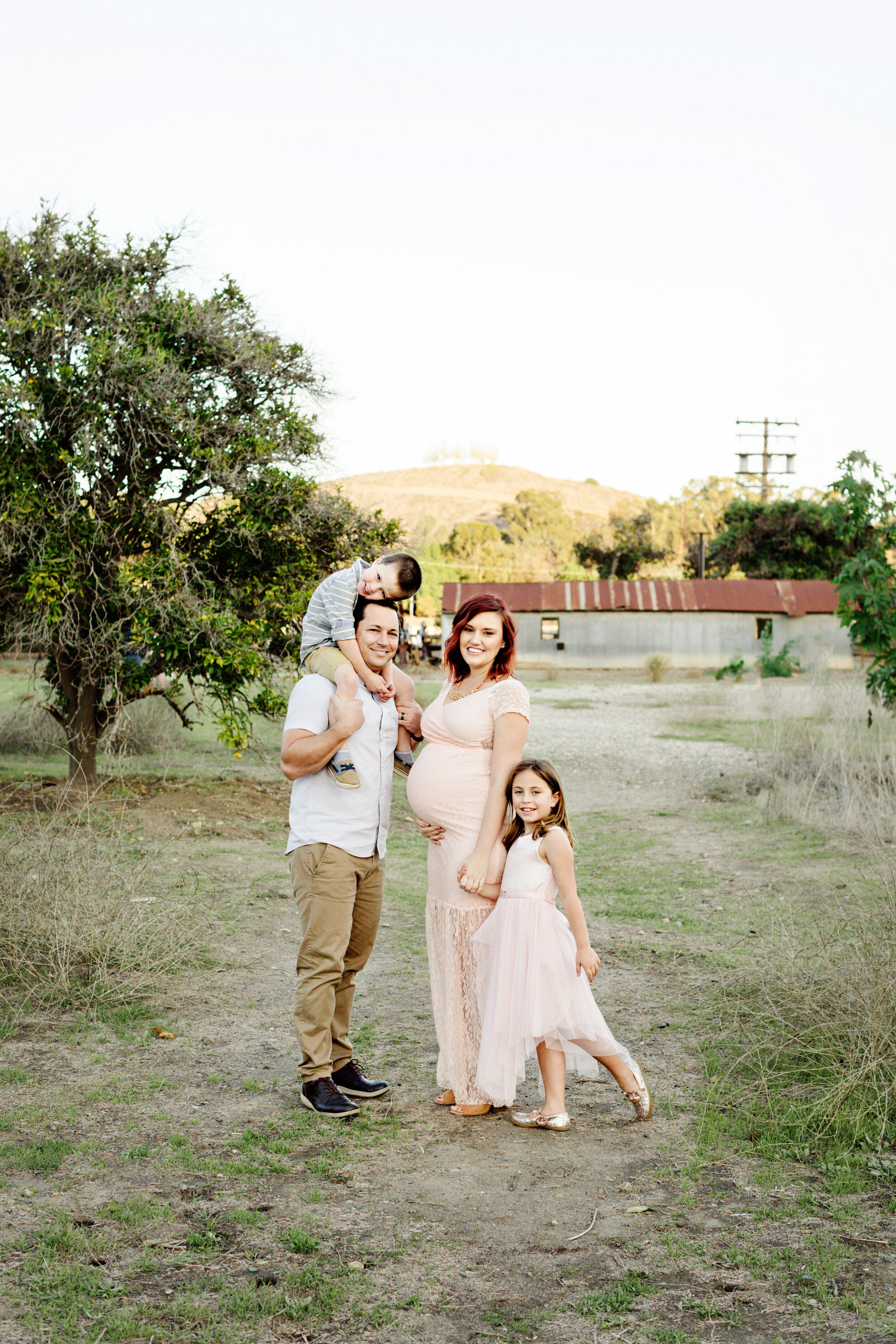 Amber Enriquez maternity family session-0002.jpg