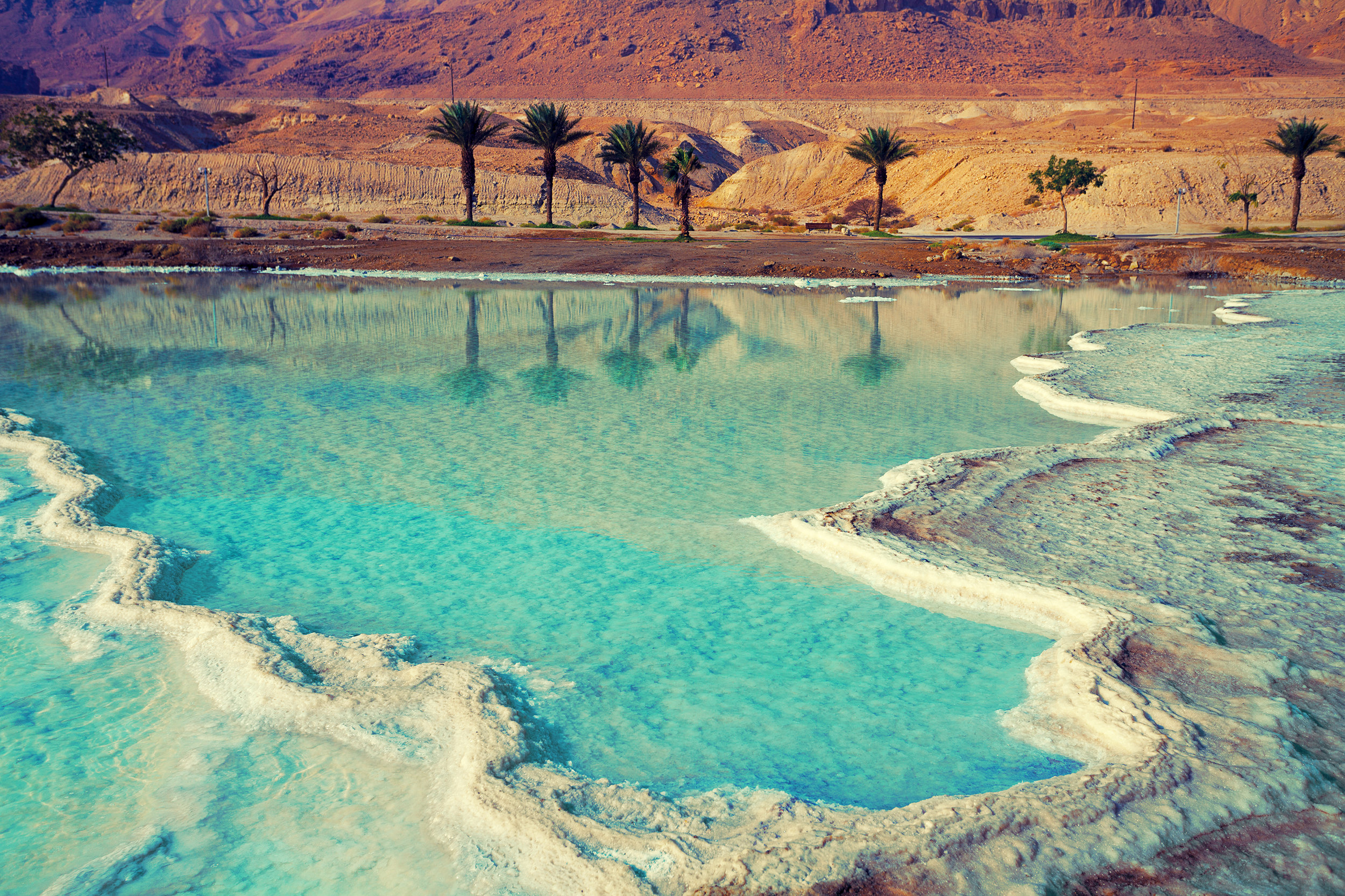 Dead-sea-salt-shore-507527642_3000x2000.jpeg