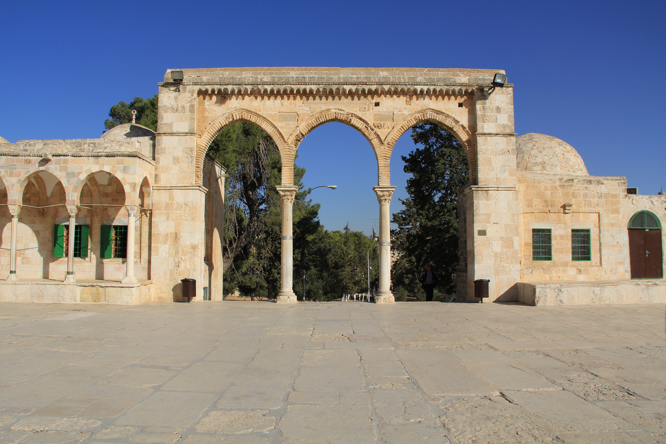 Colonnade-Along-the-Square-on-the-Temple-Mount-529989544_2125x1416.jpeg