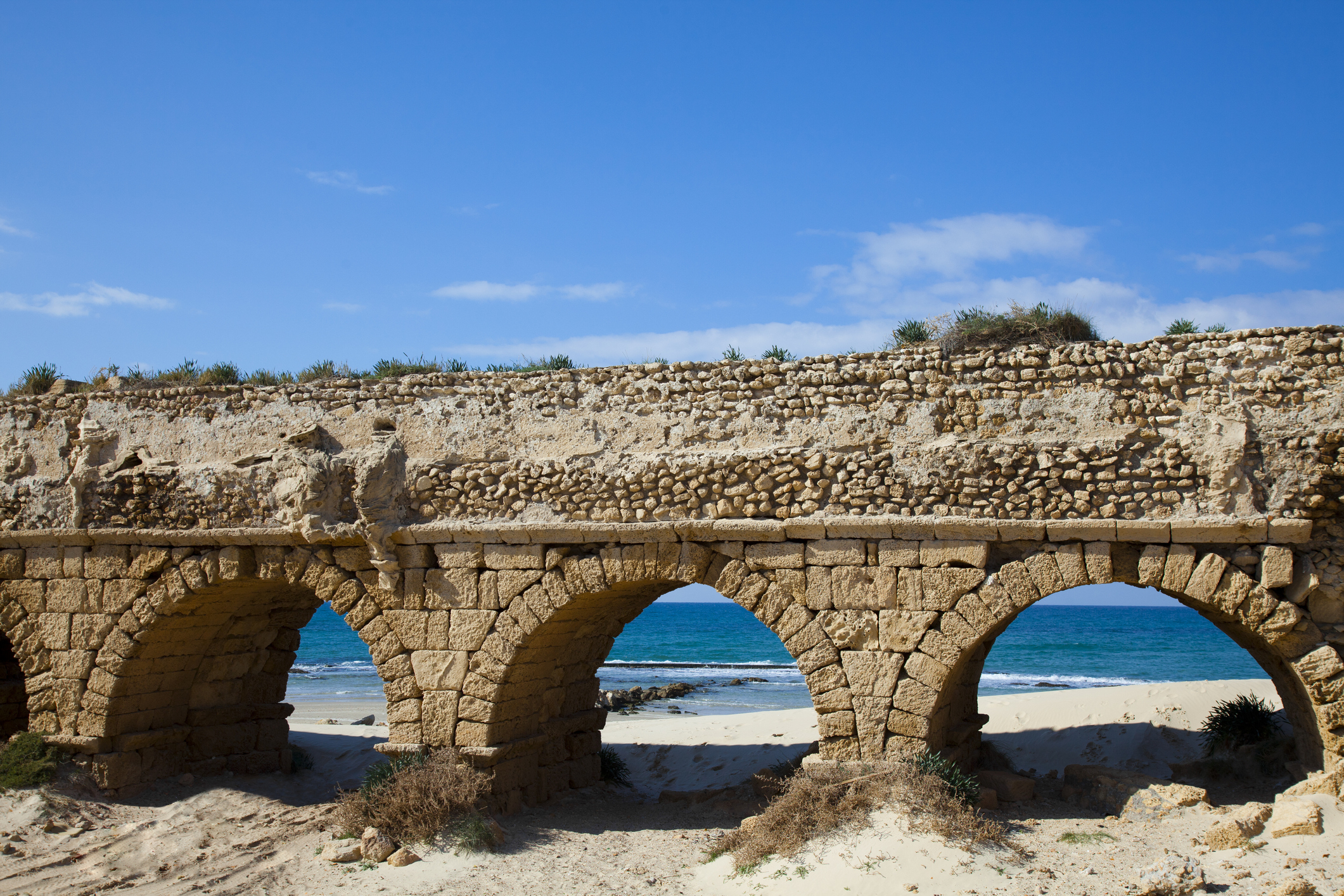 Decrepit-anchor-aqueduct-with-arches-185004711_2125x1416.jpeg