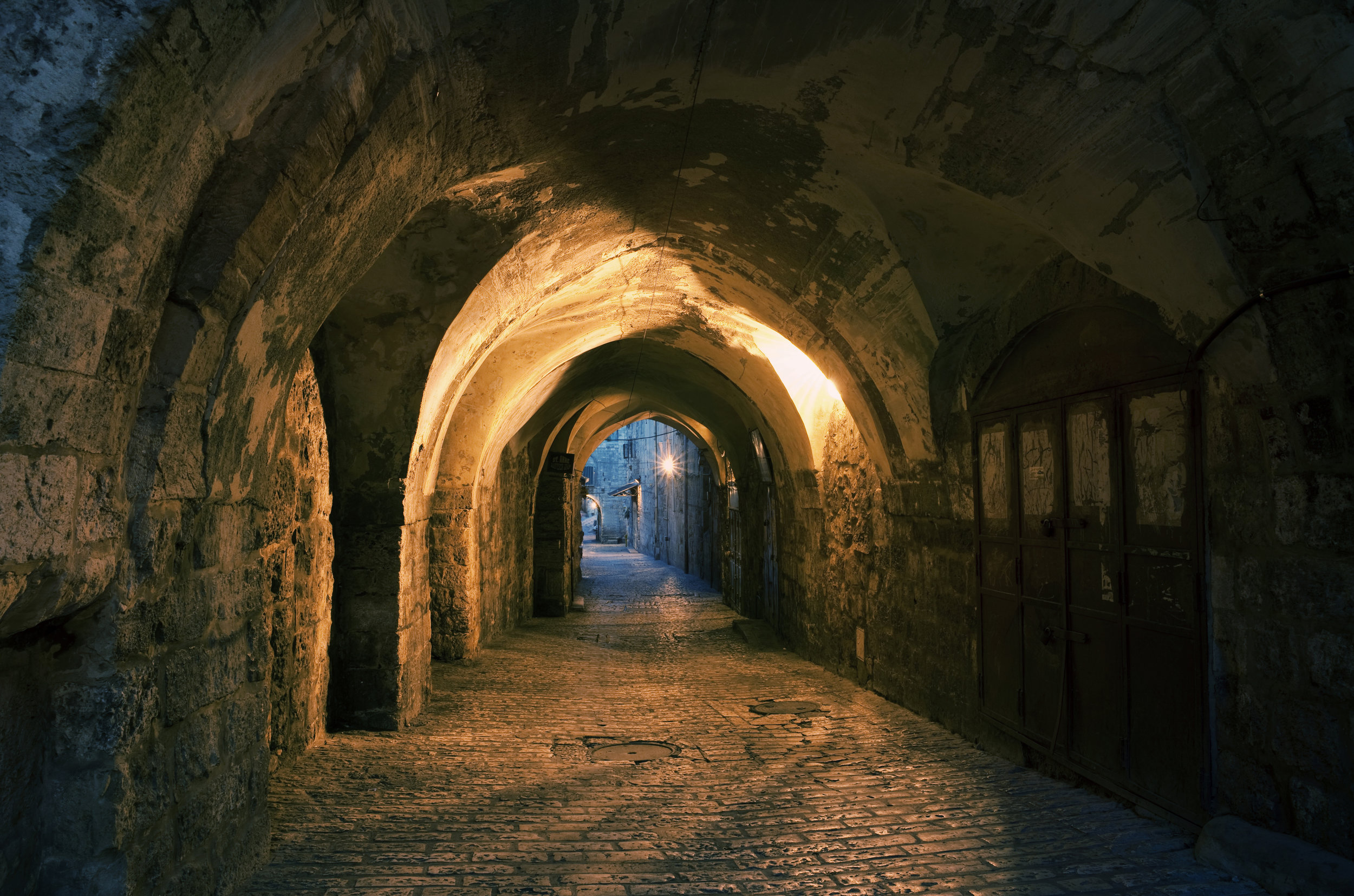 Old-city-of-Jerusalem-in-twilight-157529374_3880x2569.jpeg