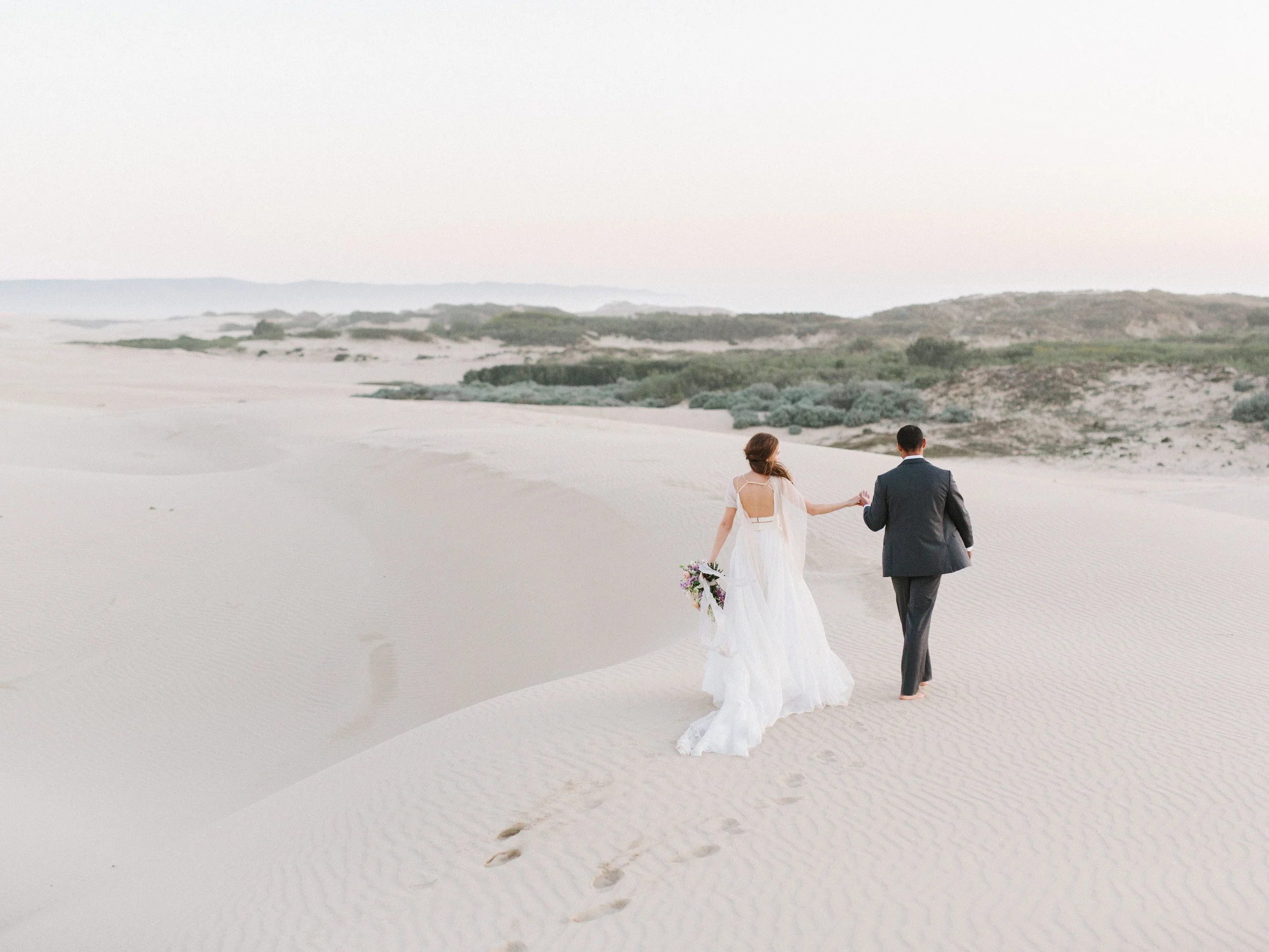 Like I said, pretties at the end of tunnel, like this Sand Dunes Styled Shoot by Tenth and Grace ;)