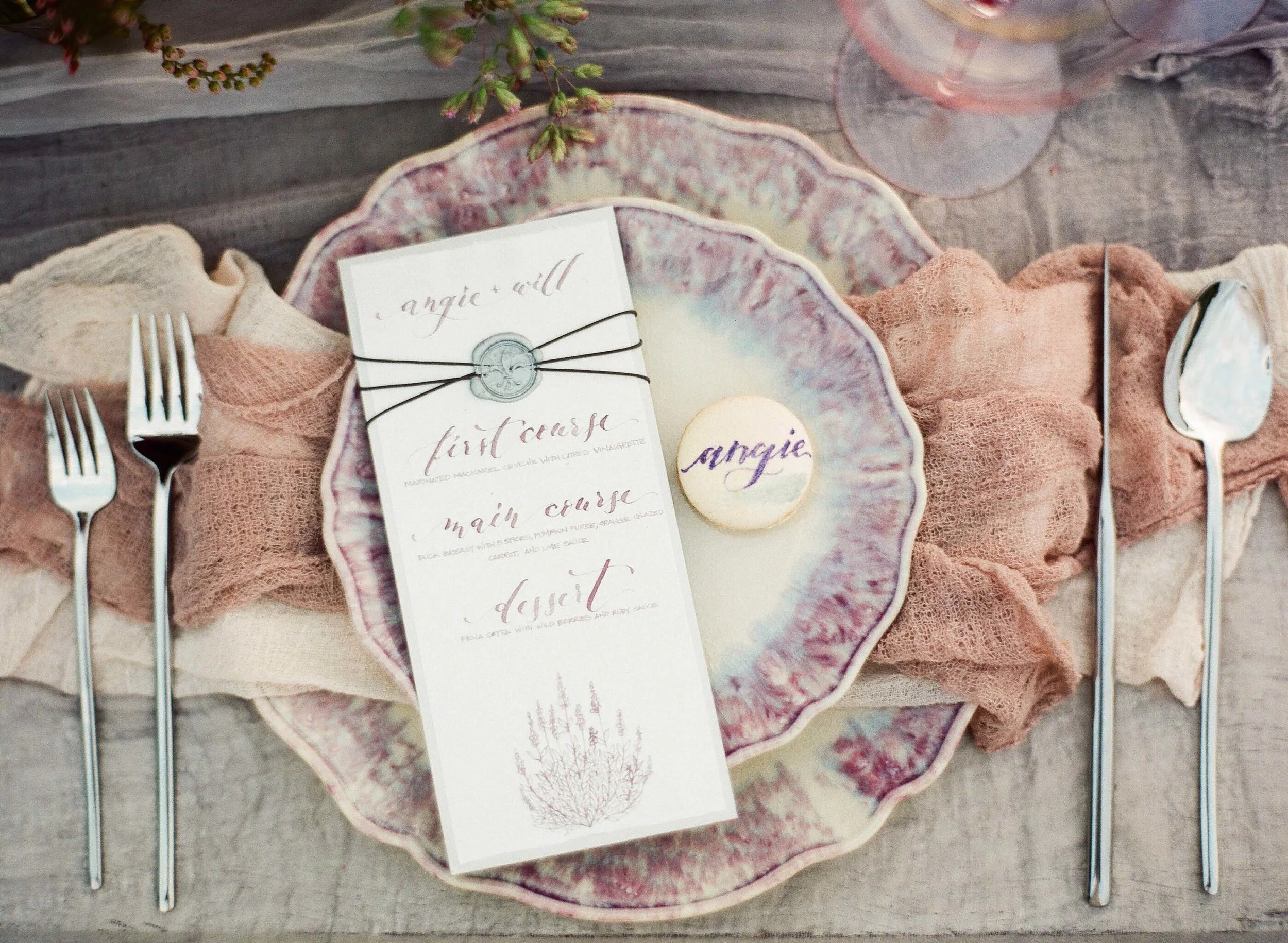 Here's a lovely table set up from my very first Style Me Pretty feature with some of the amazingly talented ladies! Photography by Jennifer Kulakowski.
