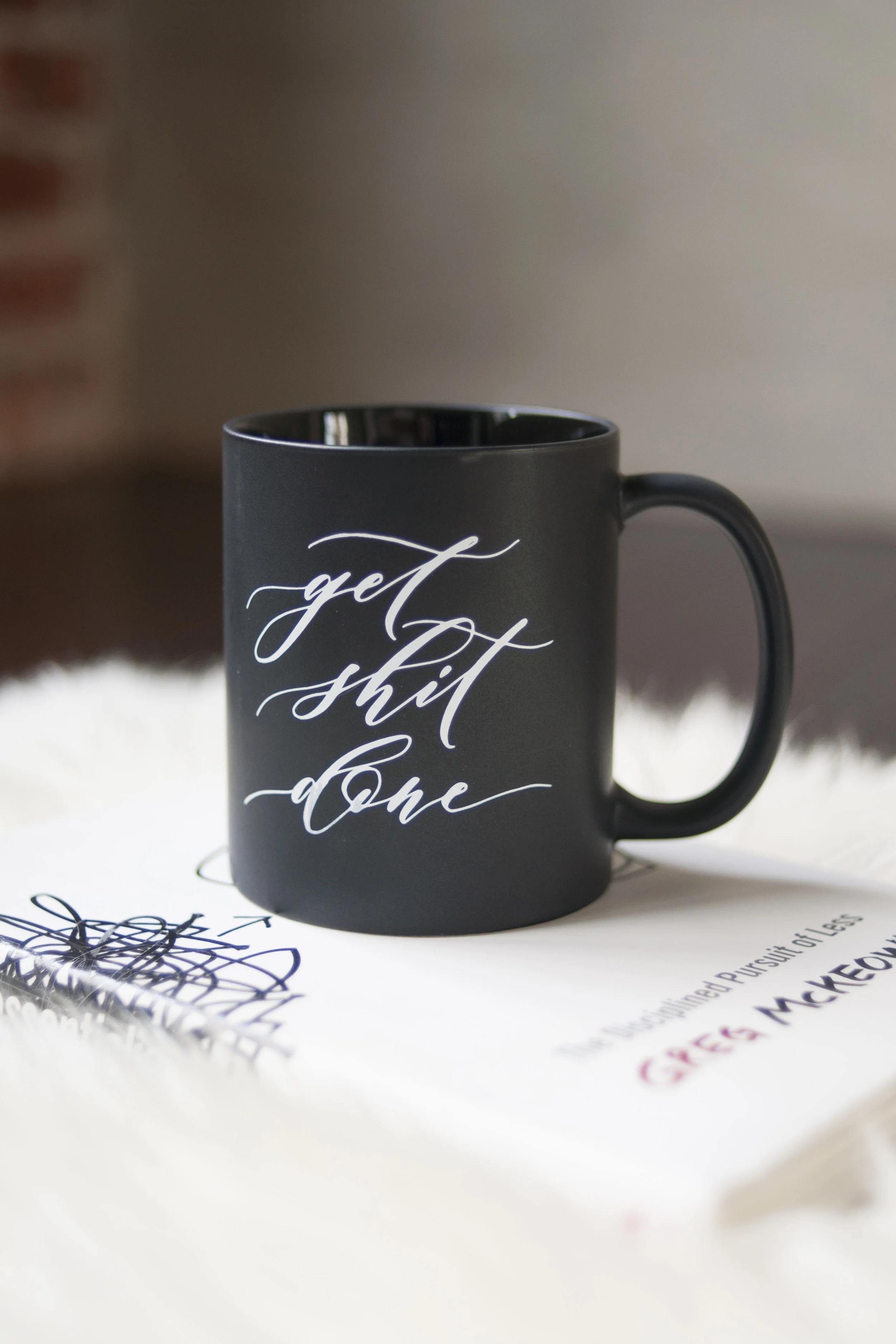Seniman Calligraphy get shit done black mug_3.jpg