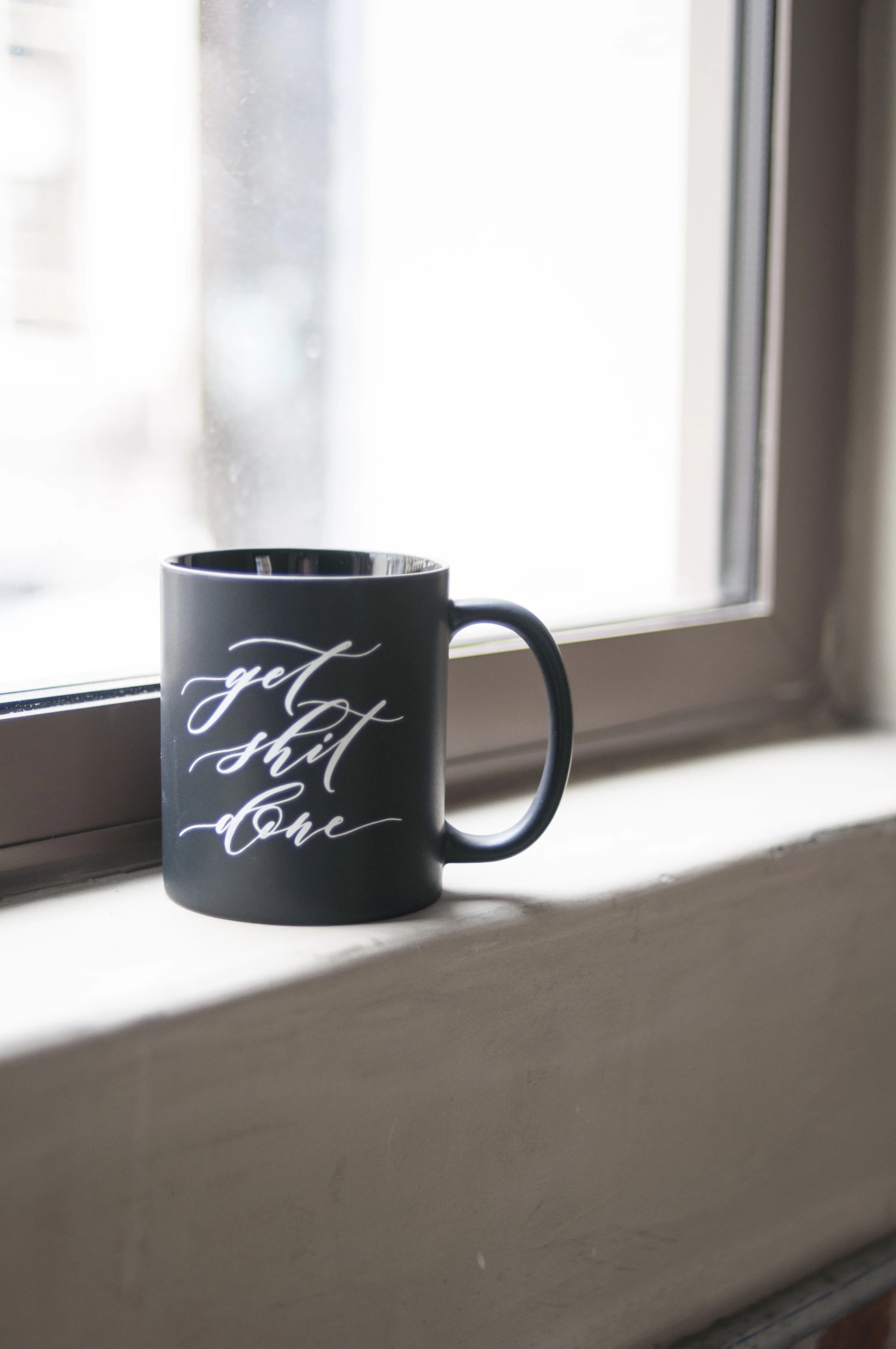 Seniman Calligraphy get shit done black mug_5.jpg