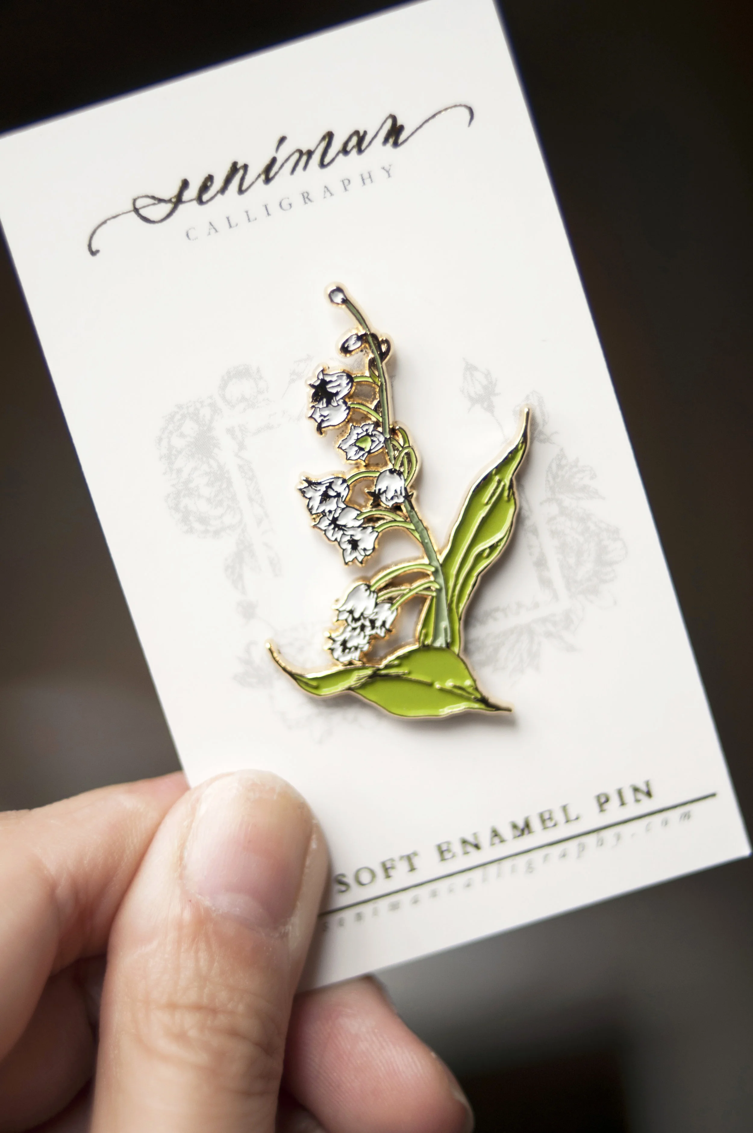 Seniman Calligraphy Lily Soft enamel pins_4.jpg