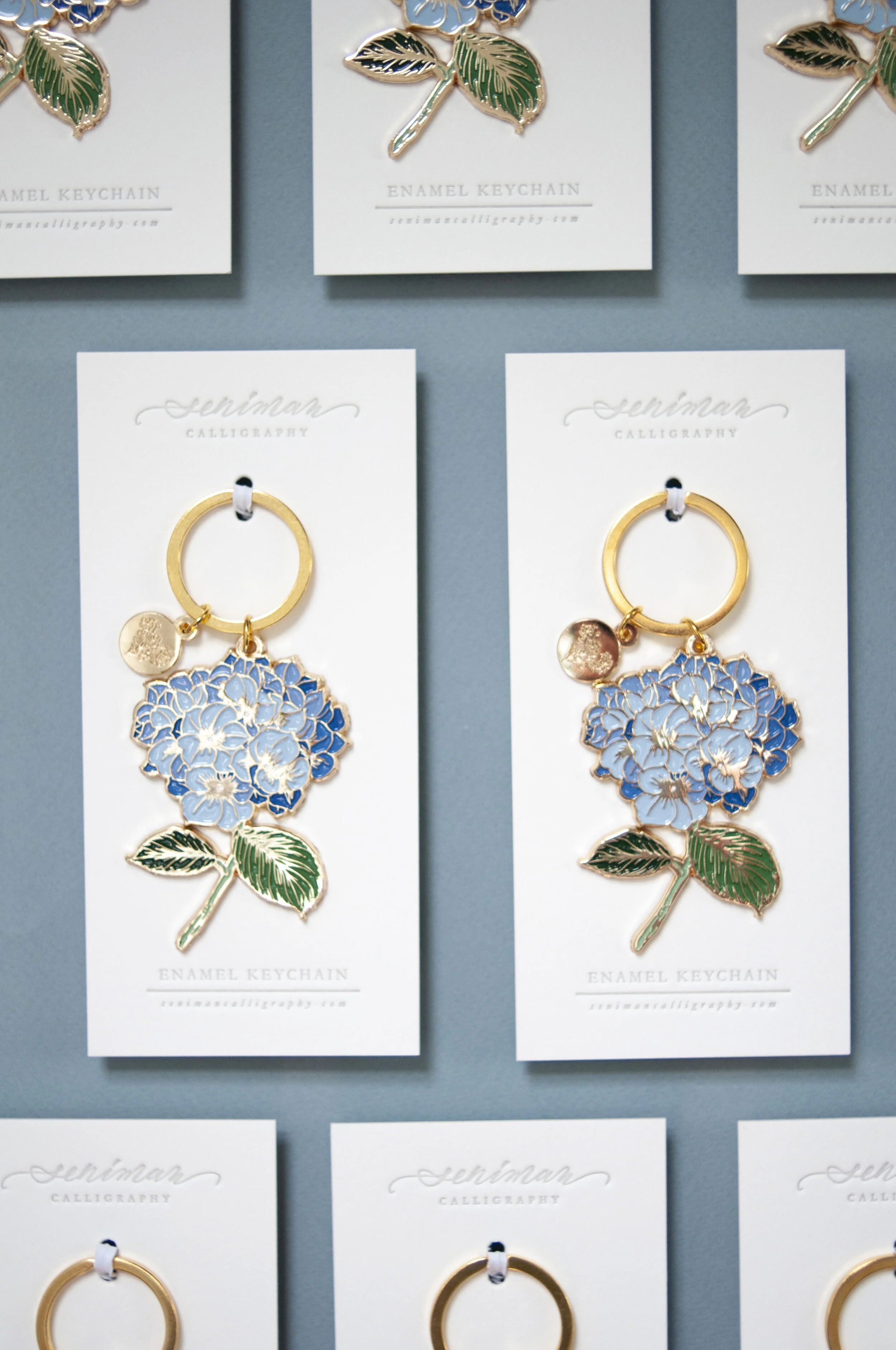 seniman calligraphy hydrangea keychain brighter and less yellow_4.JPG