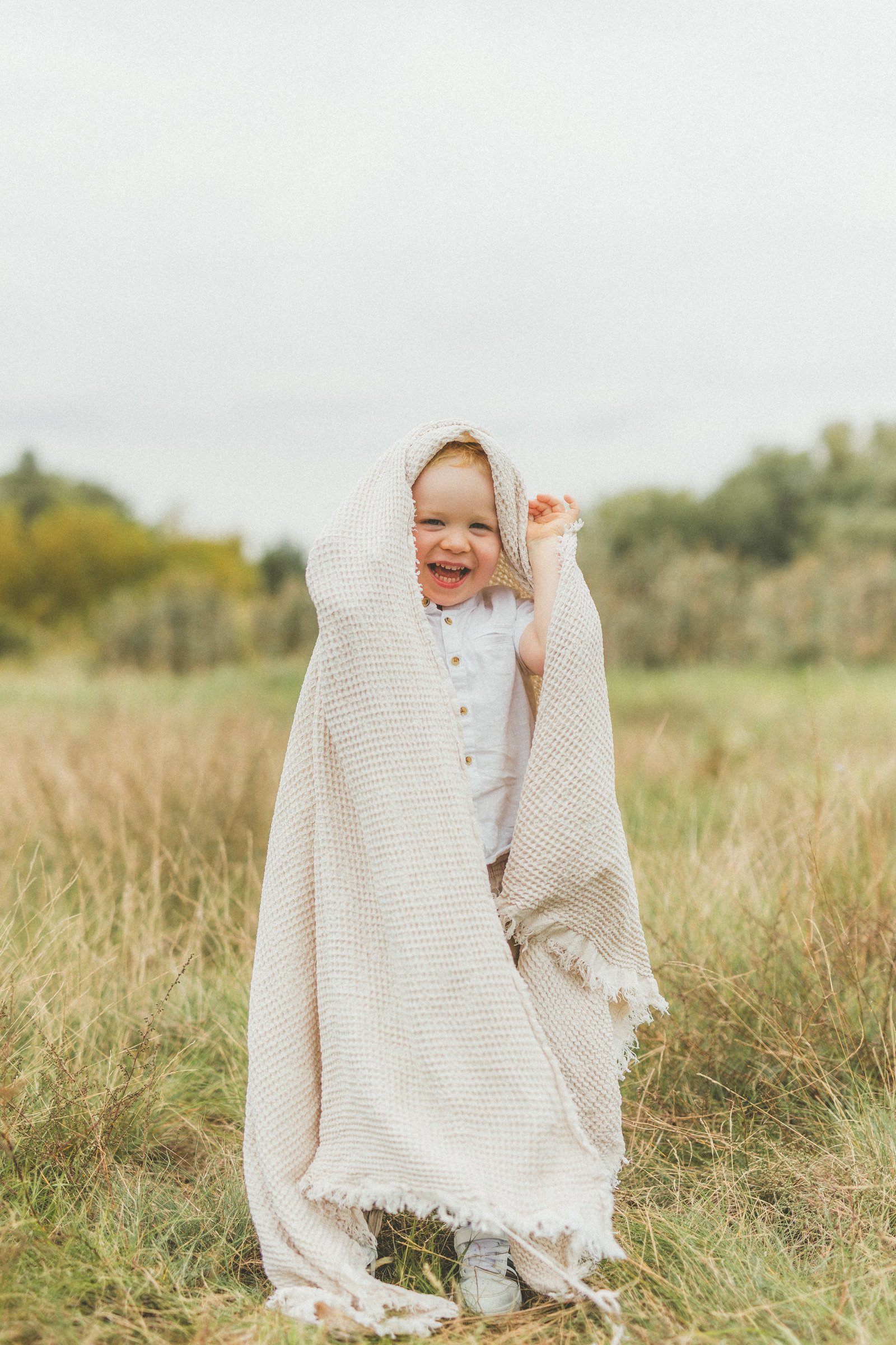 kinderfotos-wiese-brandenburg.jpg