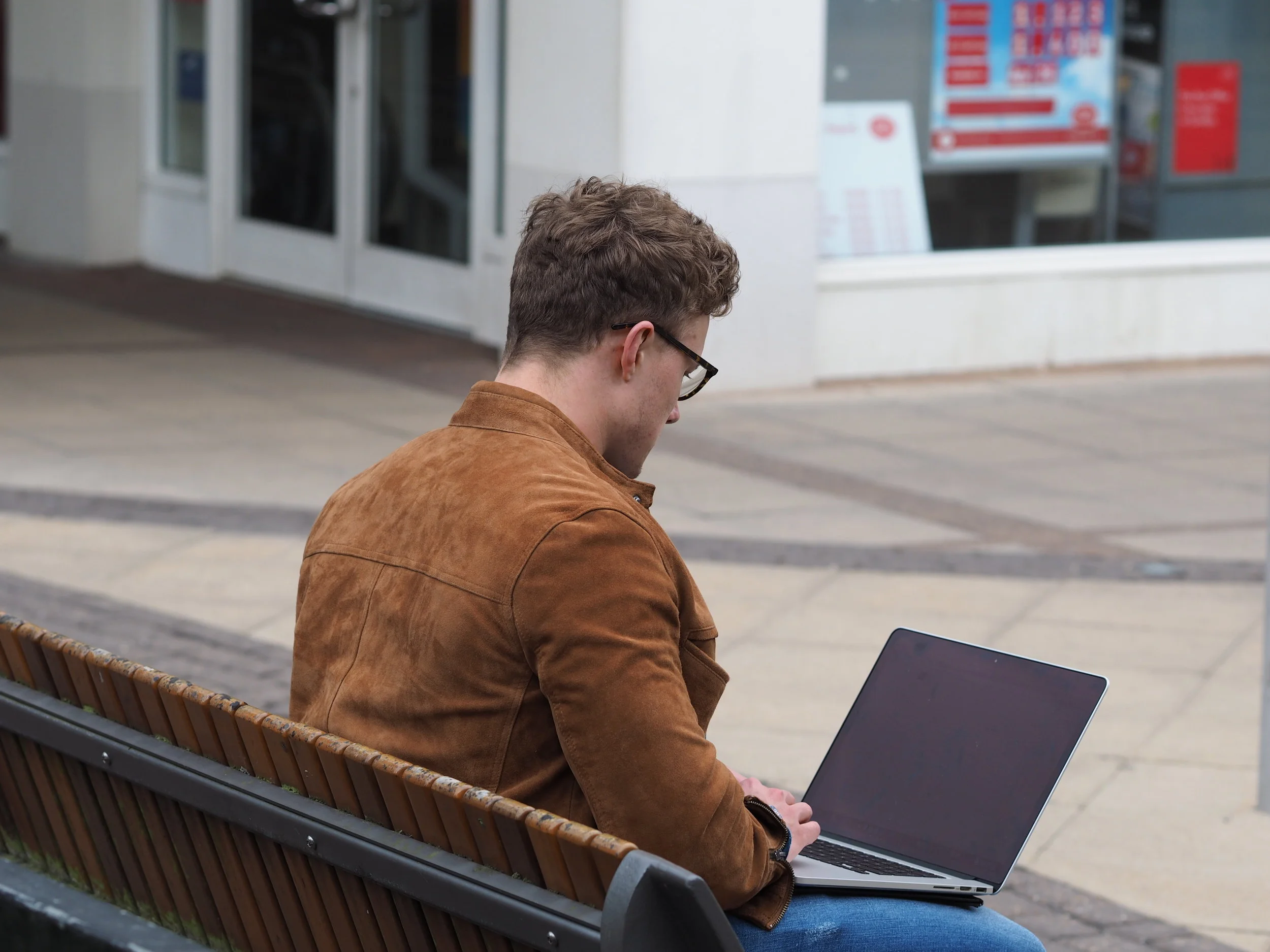 3 DAILY DECISIONS AT WORK THAT ARE MAKING YOU FAT