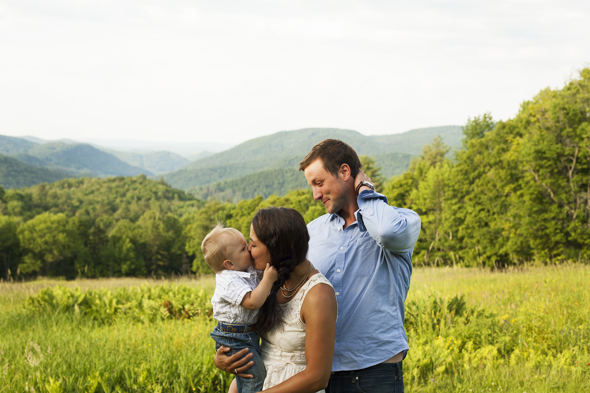 mountain field family portraits vermont web.jpg