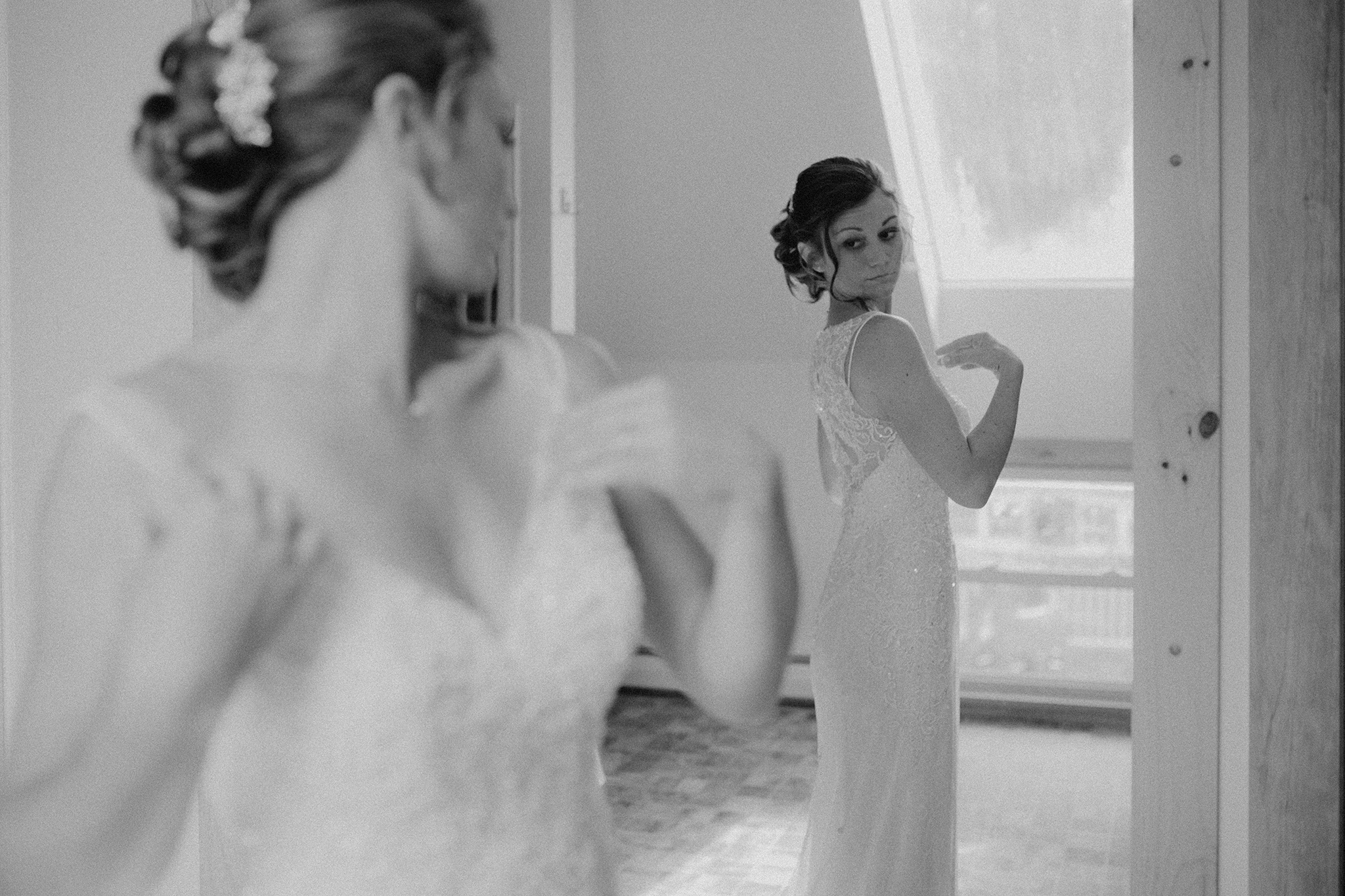 vermont-wedding-photographer-bride-getting-ready-5.jpg