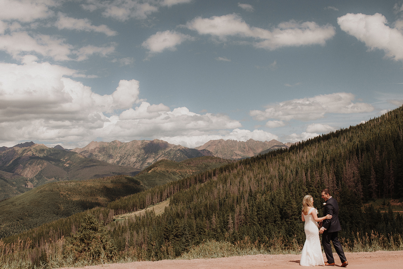 vail-colorado-wedding-photographer-mountain-top-first-look-1.jpg