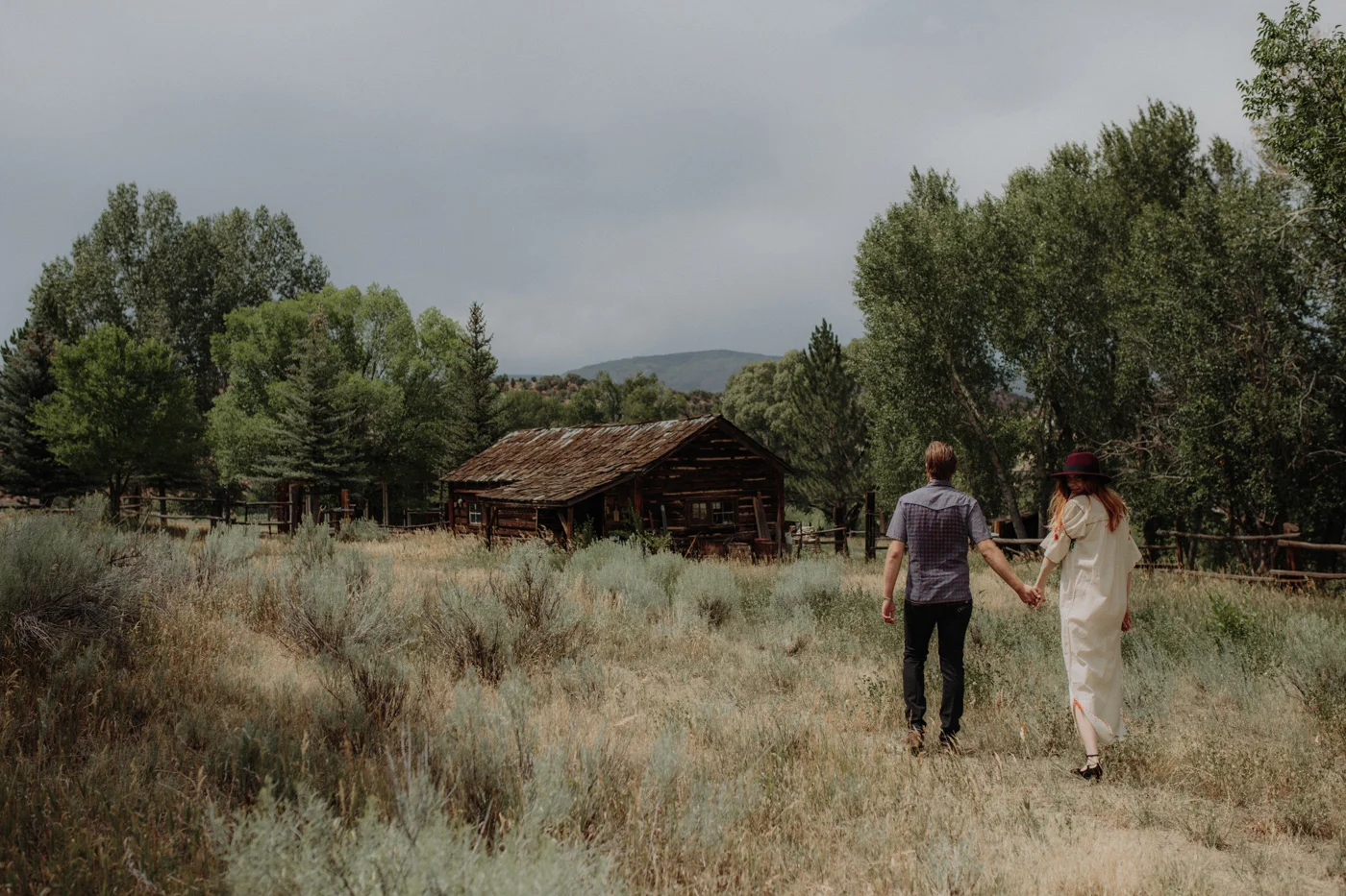 008-jones-max-colorado-ranch-engagement-photos.jpg