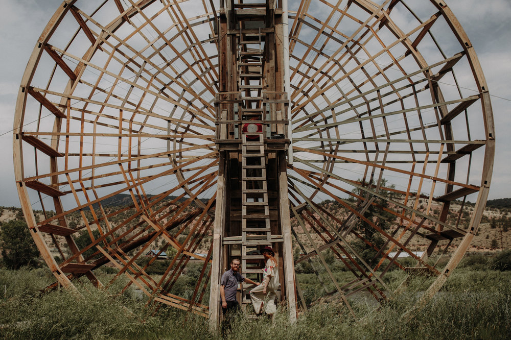 011-jones-max-colorado-ranch-engagement-photos.jpg