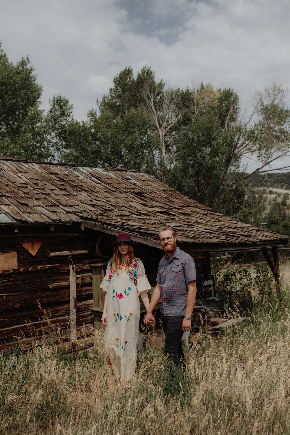 010-jones-max-colorado-ranch-engagement-photos.jpg