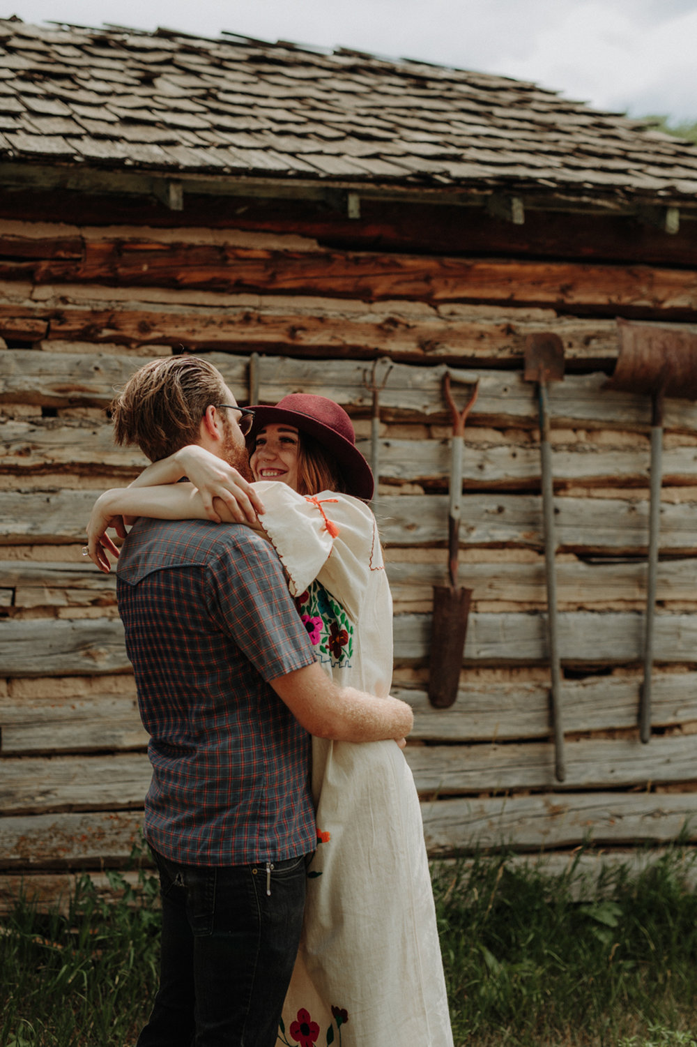 017-jones-max-colorado-ranch-engagement-photos.jpg