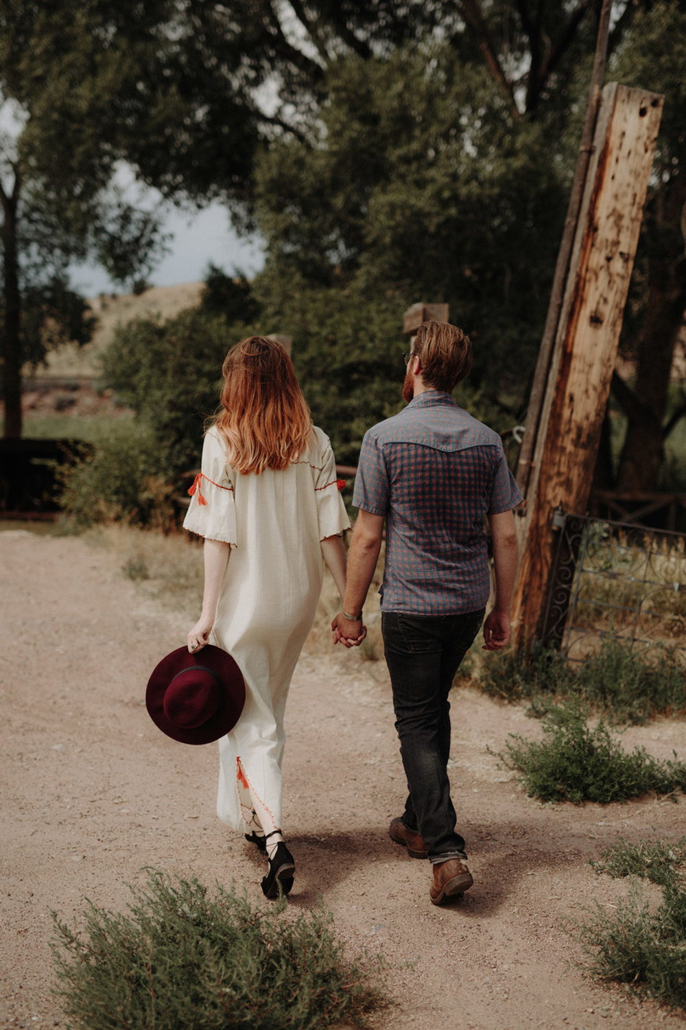 032-jones-max-colorado-ranch-engagement-photos.jpg