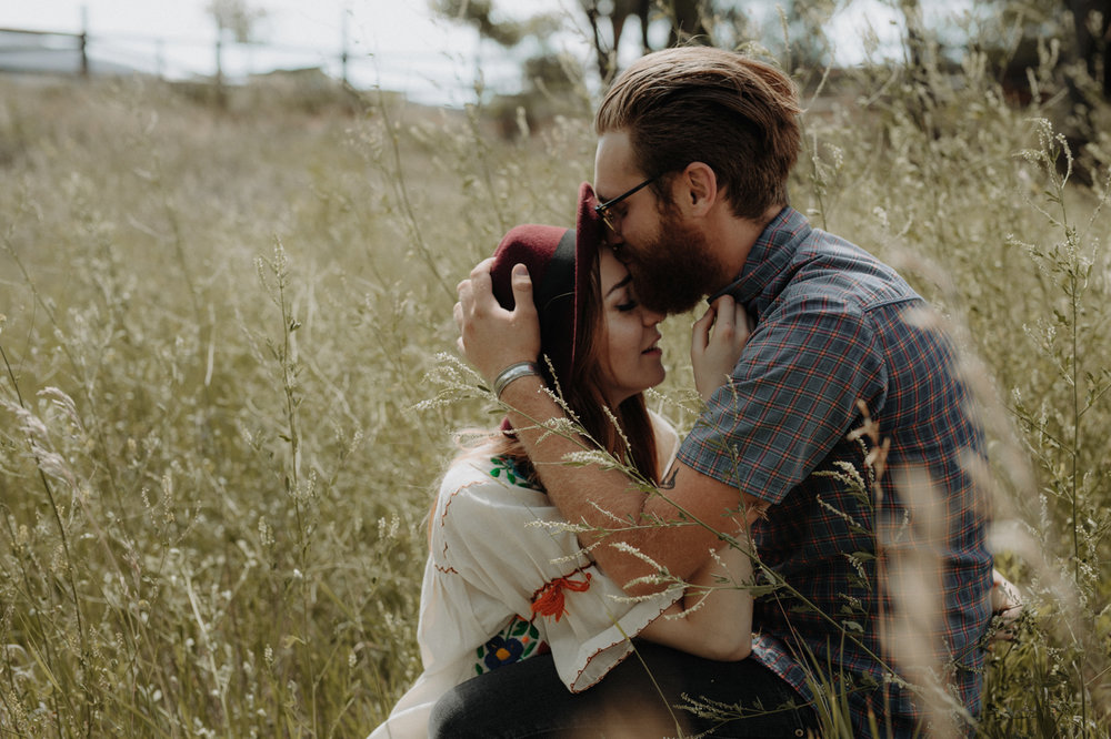 035-jones-max-colorado-ranch-engagement-photos.jpg