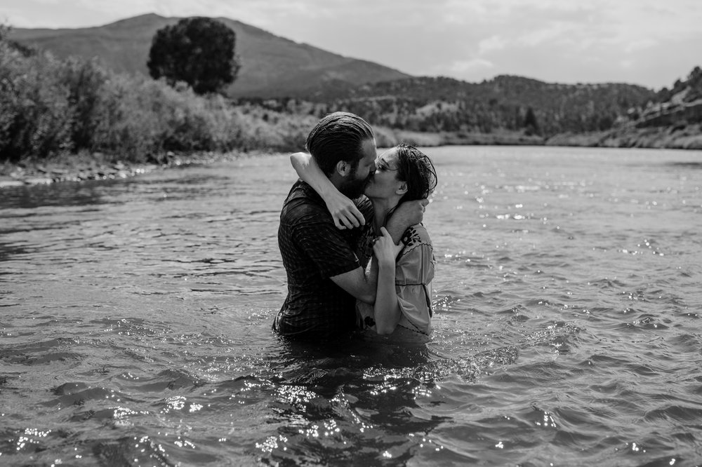 049-jones-max-colorado-ranch-engagement-photos.jpg