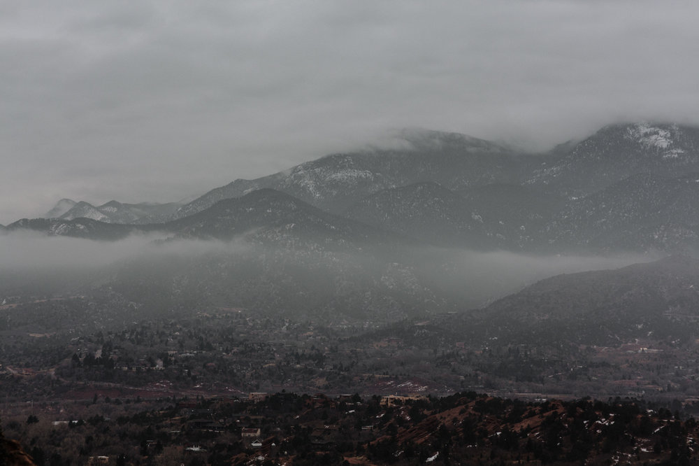 garden-of-the-gods-winter-wedding-jones-max-15.jpg