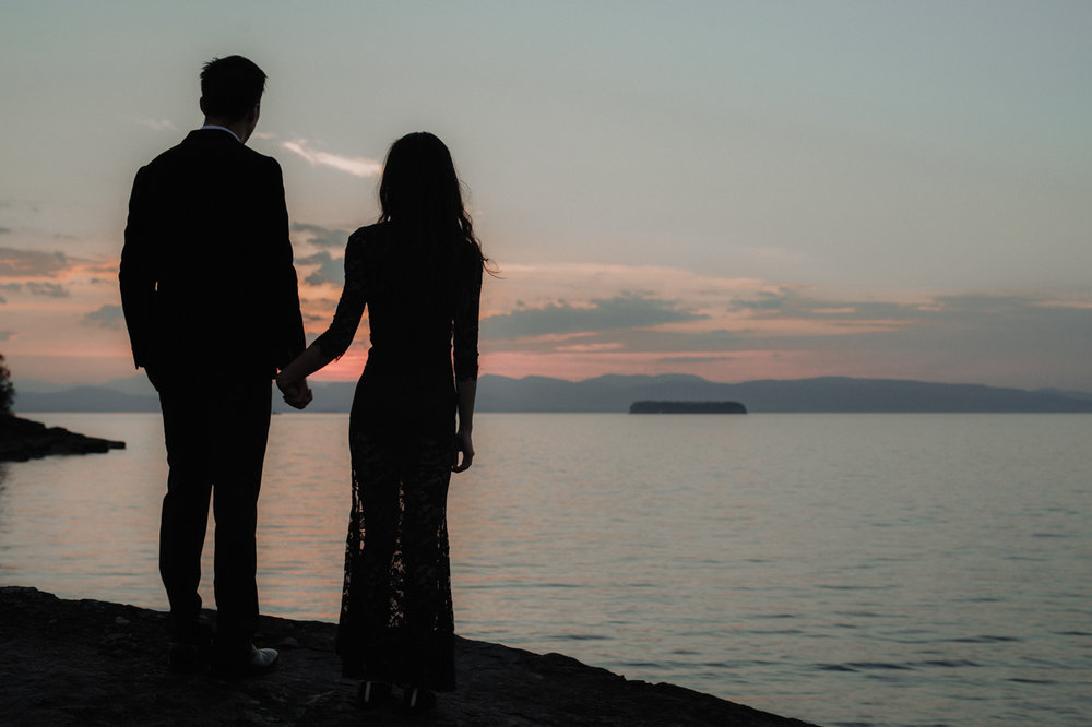 burlington-vermont-waterfront-couple-portraits-14.jpg