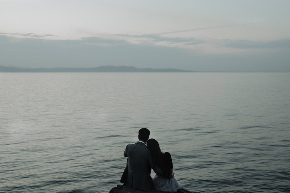 burlington-vermont-waterfront-couple-portraits-19.jpg