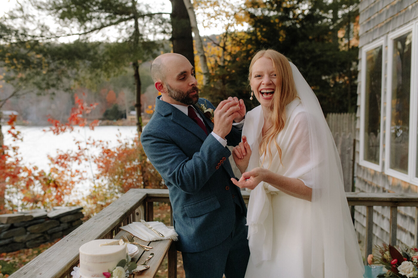 wedding-cake-vermont-couple-photographer-2.jpg