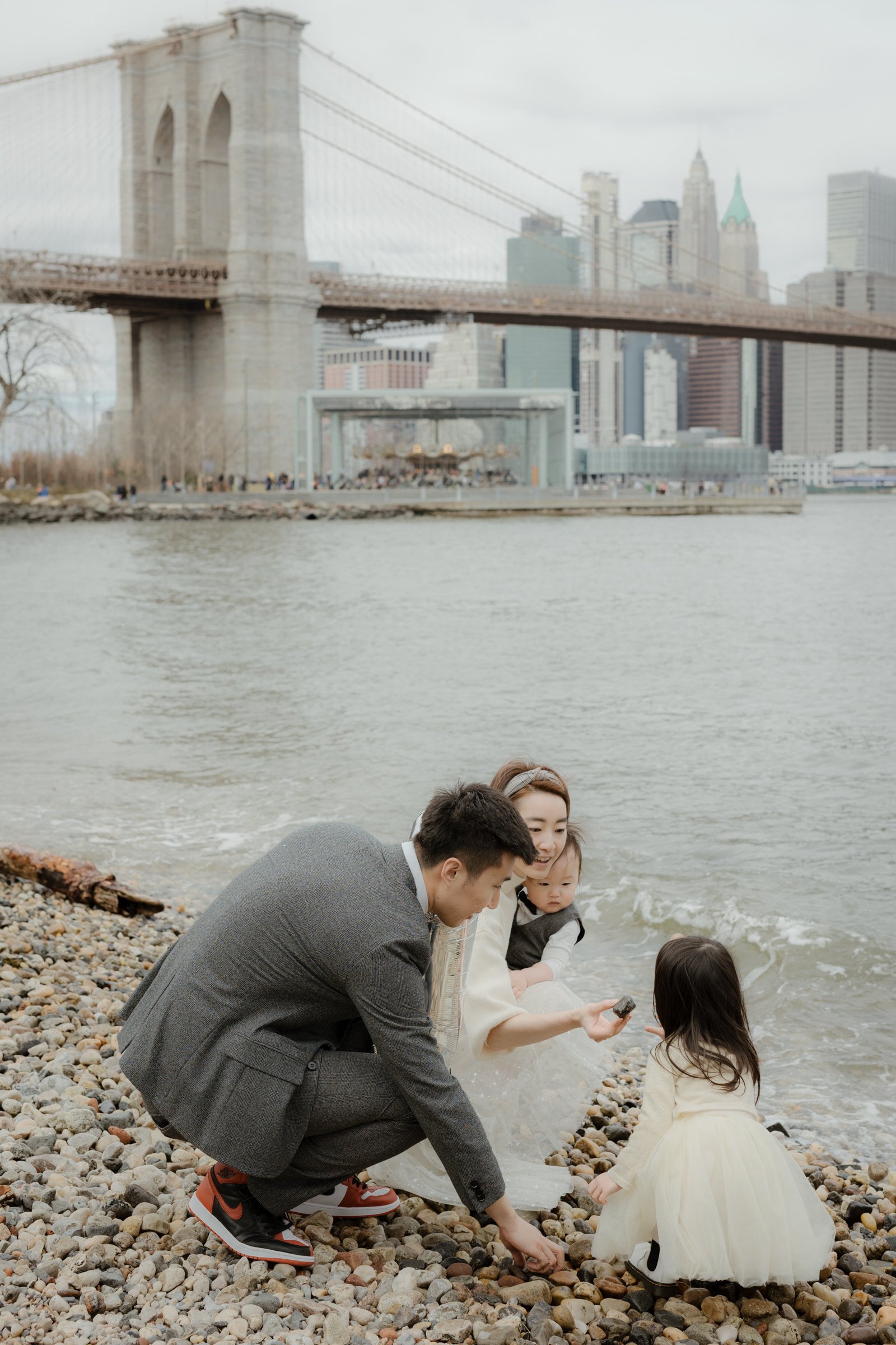 washington-square-park-family-portrait-photographer-11.jpg