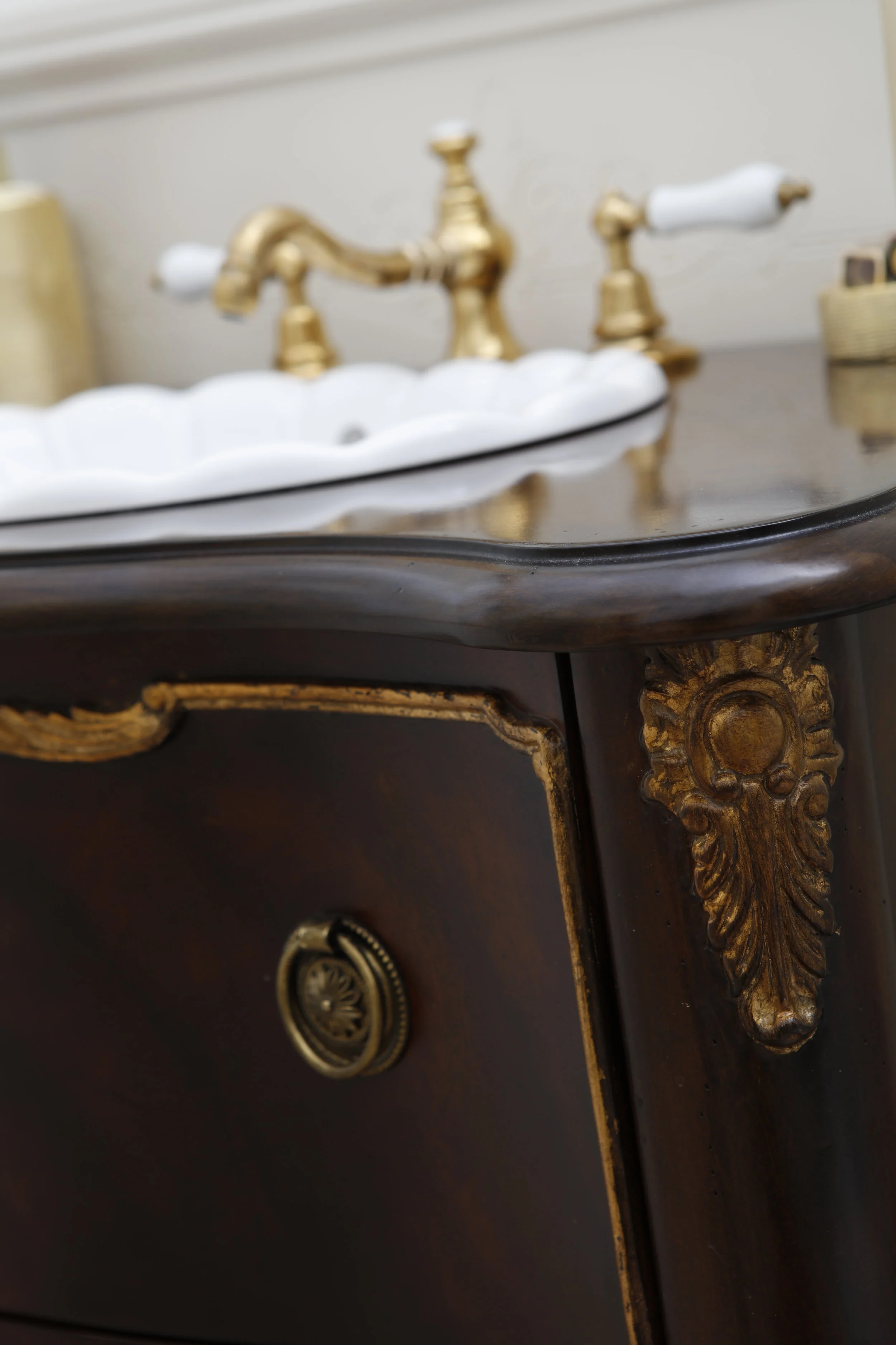detail washbasin.JPG