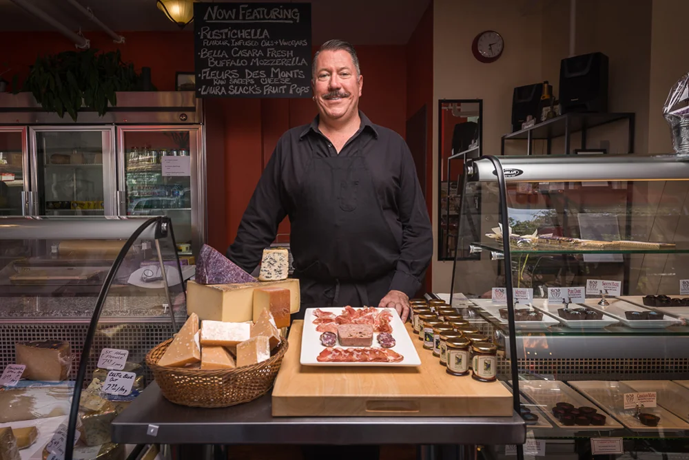 Locals: Max Ryan, Sandy Aleksander