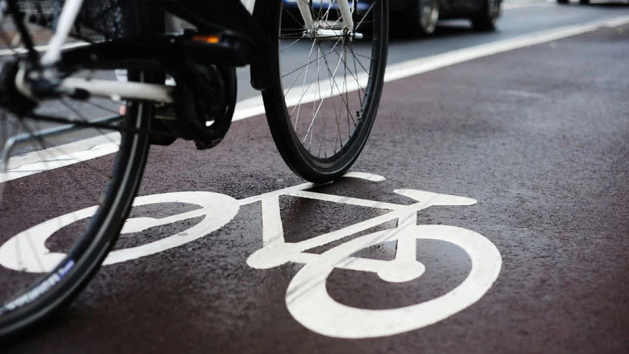 Bike lanes arrive on Bloor as part of pilot project