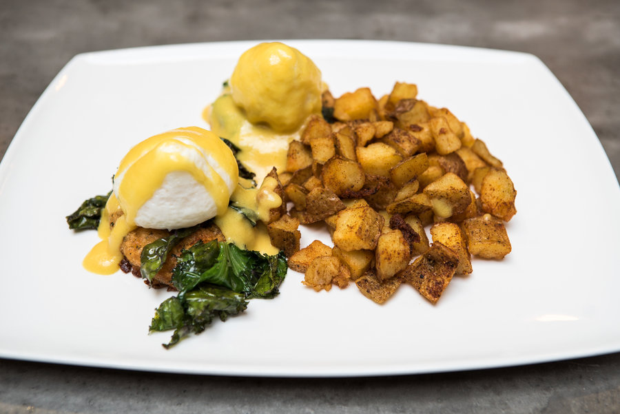 Crab Cakes Eggs Benny