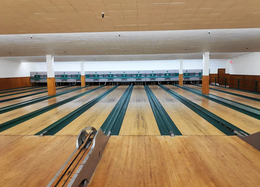 Vintage east end Toronto bowling alley reopens