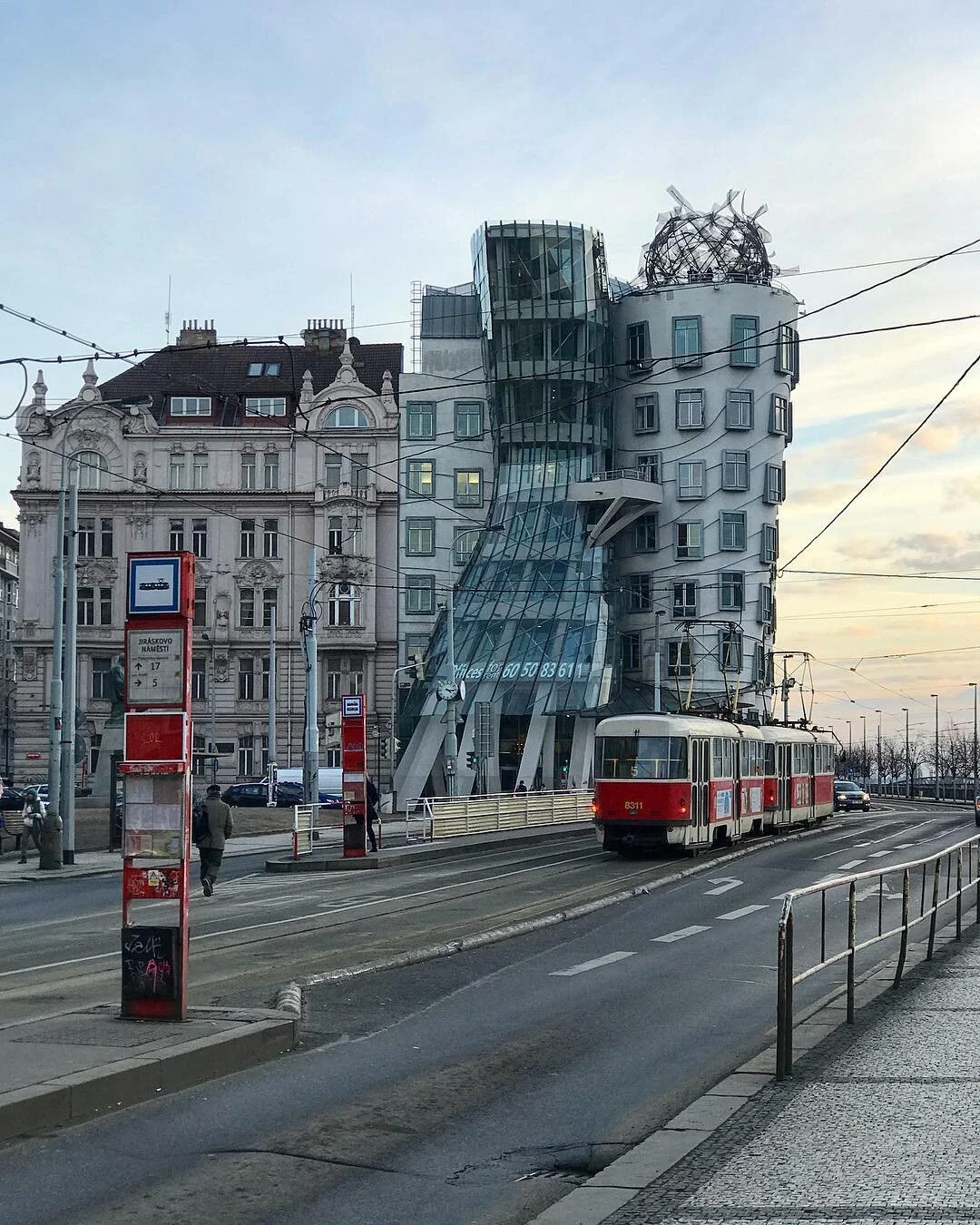The couple | &bull;
.
.
#prague #praha #czechrepublic #dancinghouse #fredandginger #frankgehry #happybirthdayfrankgehry #architecture #design #building #cityscape #cityscene #travel #wanderlust #plottingmywaythroughlife