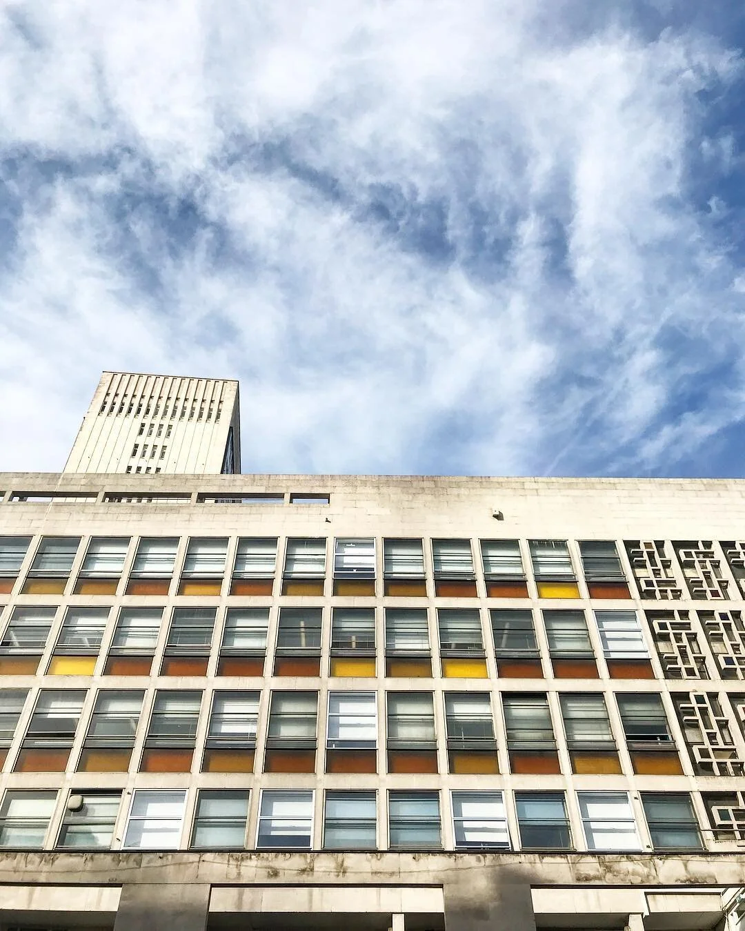 The odd one out | &bull;
.
.
#london #uk #building #architecture #outdoors #clouds #cityscene #cityscape #nature #cities #sky #paintingwithclouds #architecturewindows #traveling #wanderlust #thingsisee