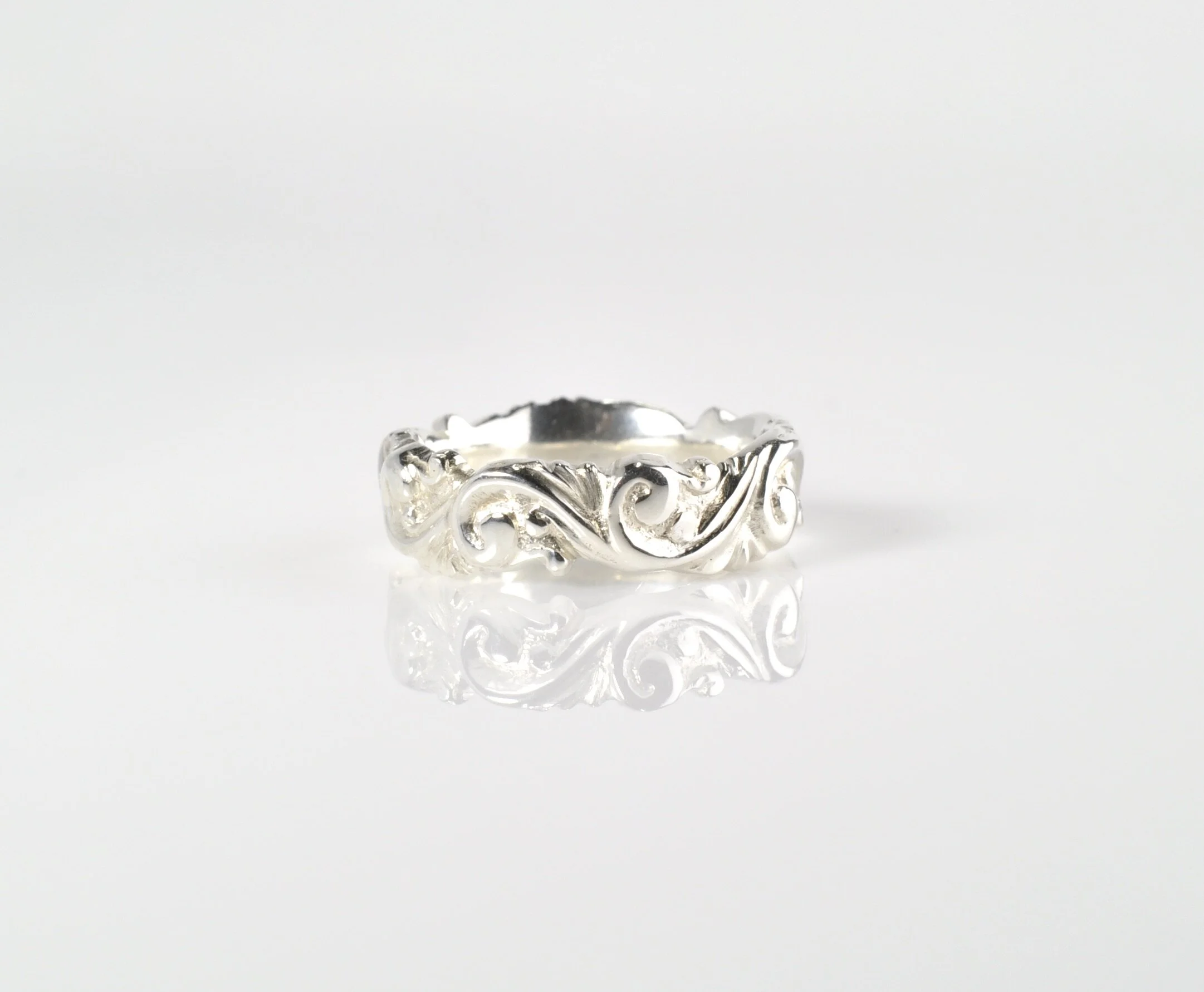 Waylon Rhoads Liquid Scroll Ring