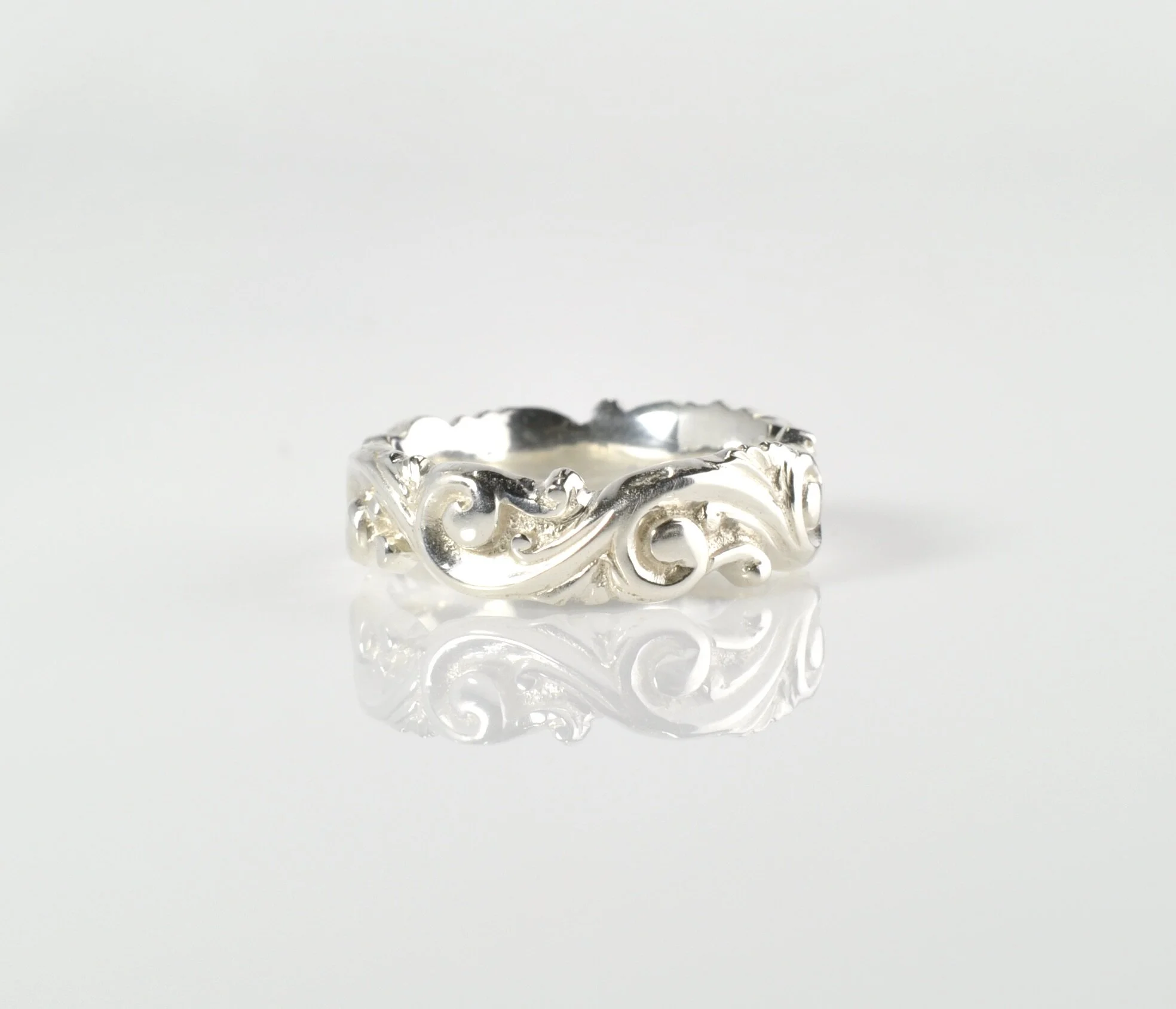 Waylon Rhoads Liquid Scroll Ring