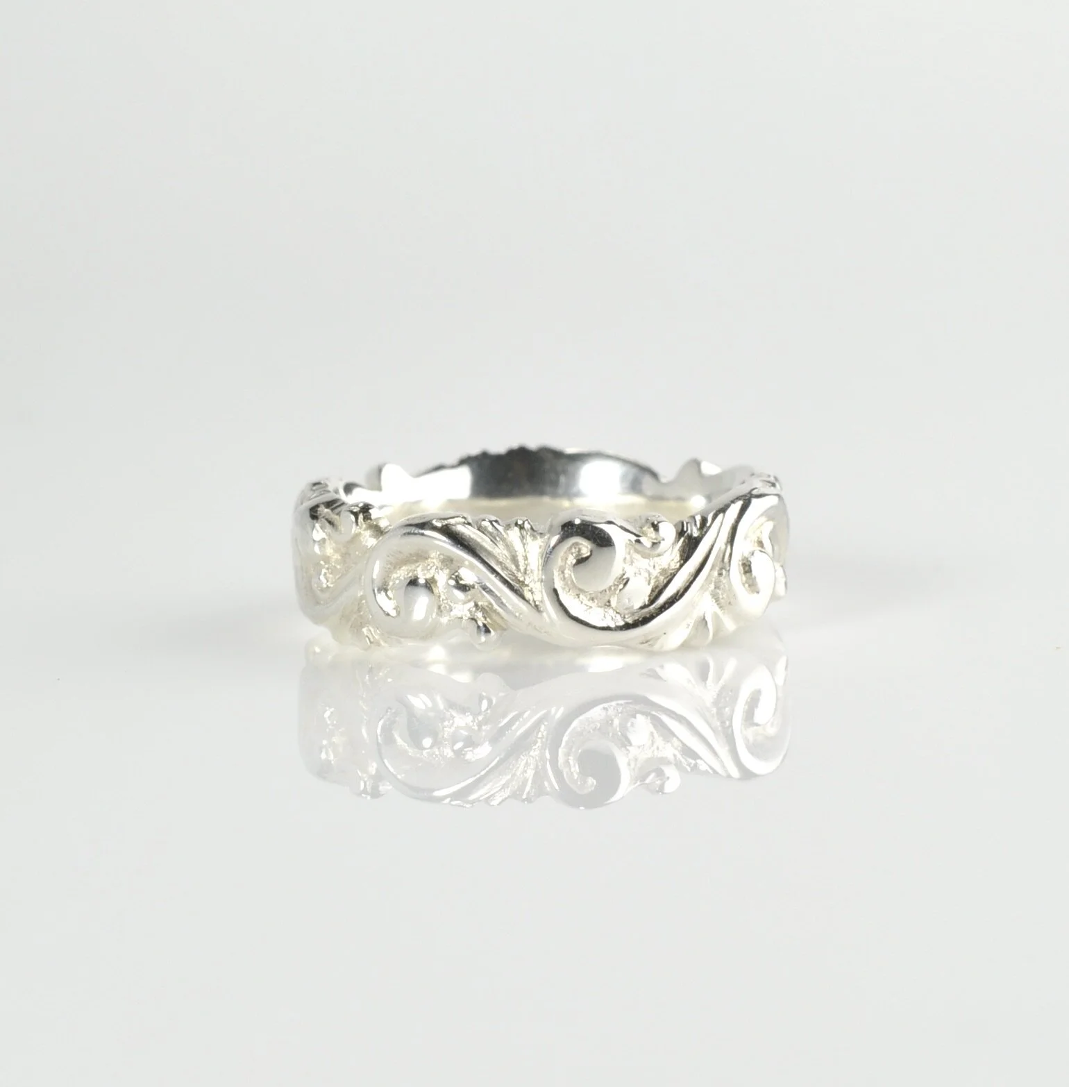 Waylon Rhoads Liquid Scroll Ring