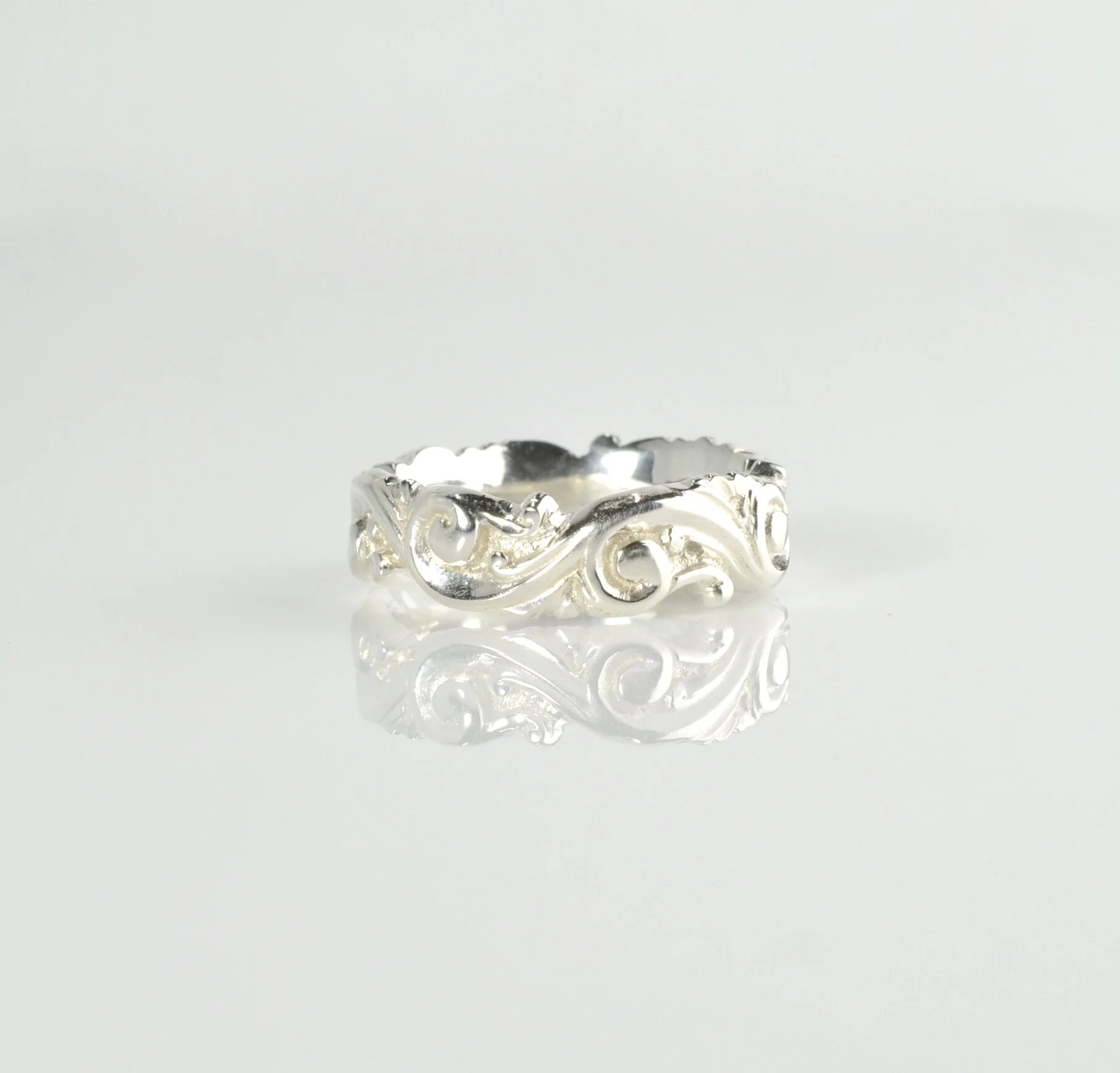 Waylon Rhoads Liquid Scroll Ring