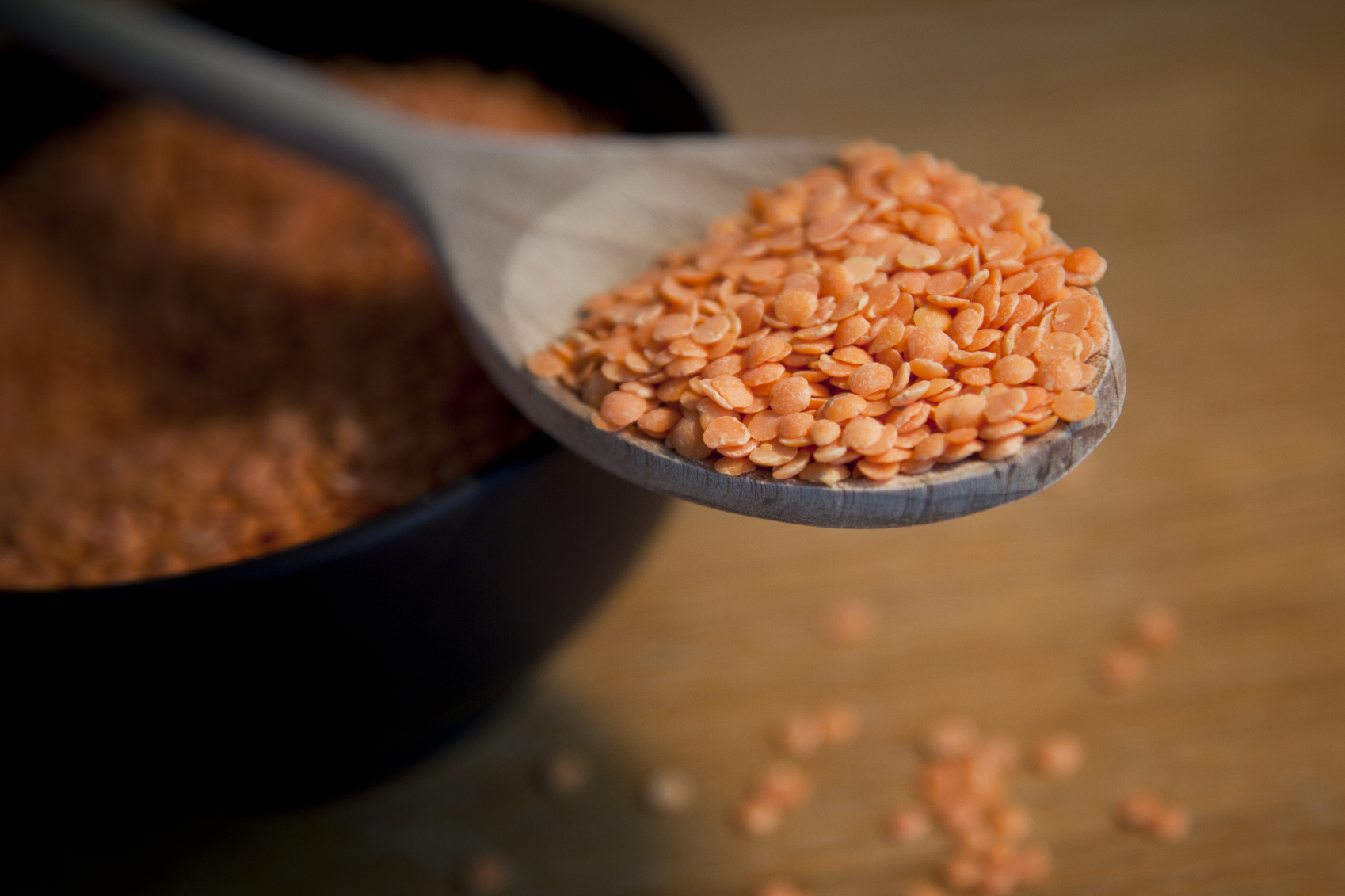 крупы на прозрачном фоне. чечевица при. красная чечевица при сахарном диабете 2 типа. чечевица крупа. чечевица фото.