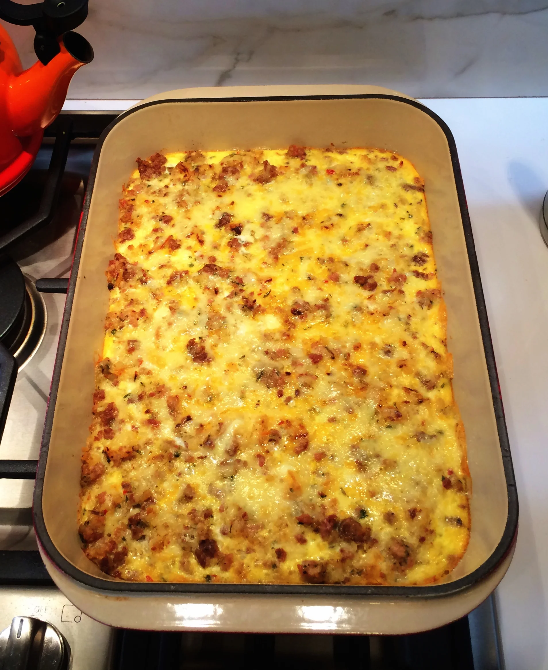 SAUSAGE-HASH BROWN BREAKFAST CASSEROLE