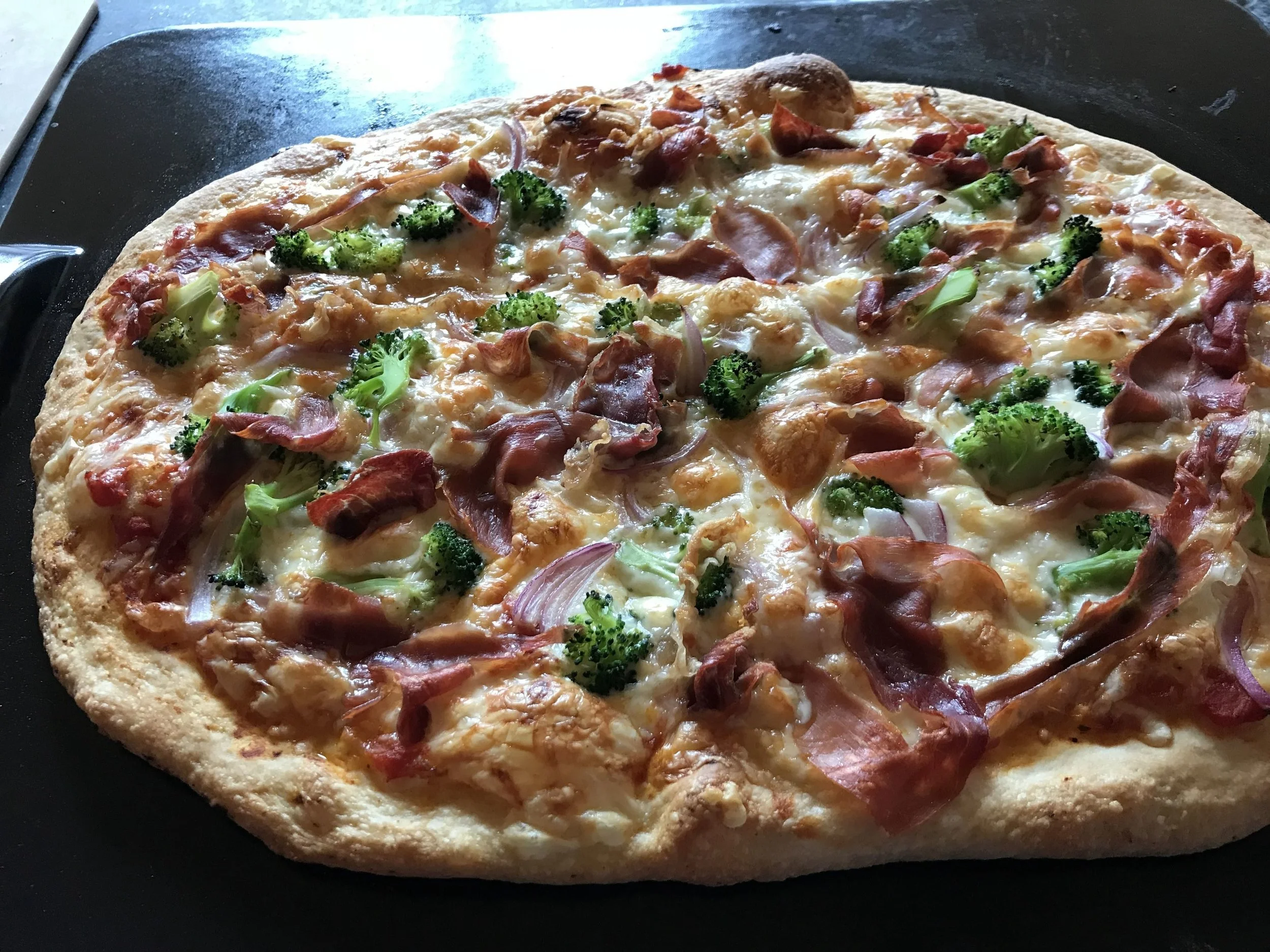 One of my favorite combos at home: red onion, blanched broccoli and prosciutto