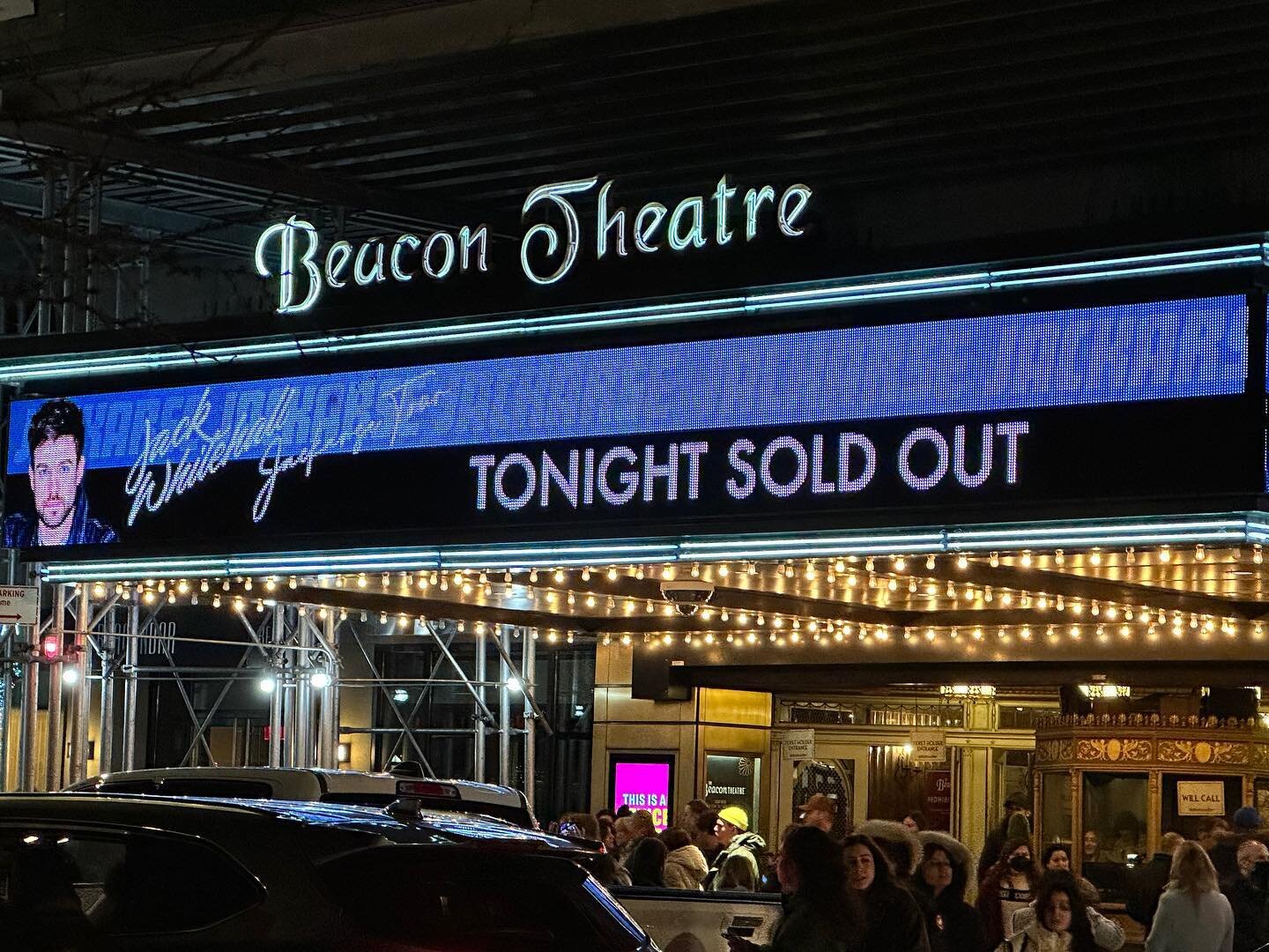 Thanks for coming to NYC @jackwhitehall !! The show last night at @beacontheatre was so much fun. Laughed so hard. 
#nyc #comedyshow #fridaynight