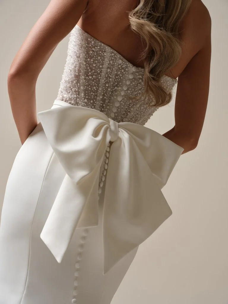 Rebecca-Ingram-Heyda-Sheath-Wedding-Dress-25RS341A01-Alt54-IV.jpg