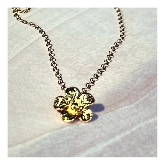 flowernecklace.png