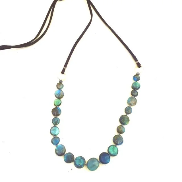 labradorite_252Bon_252Bleather.jpg