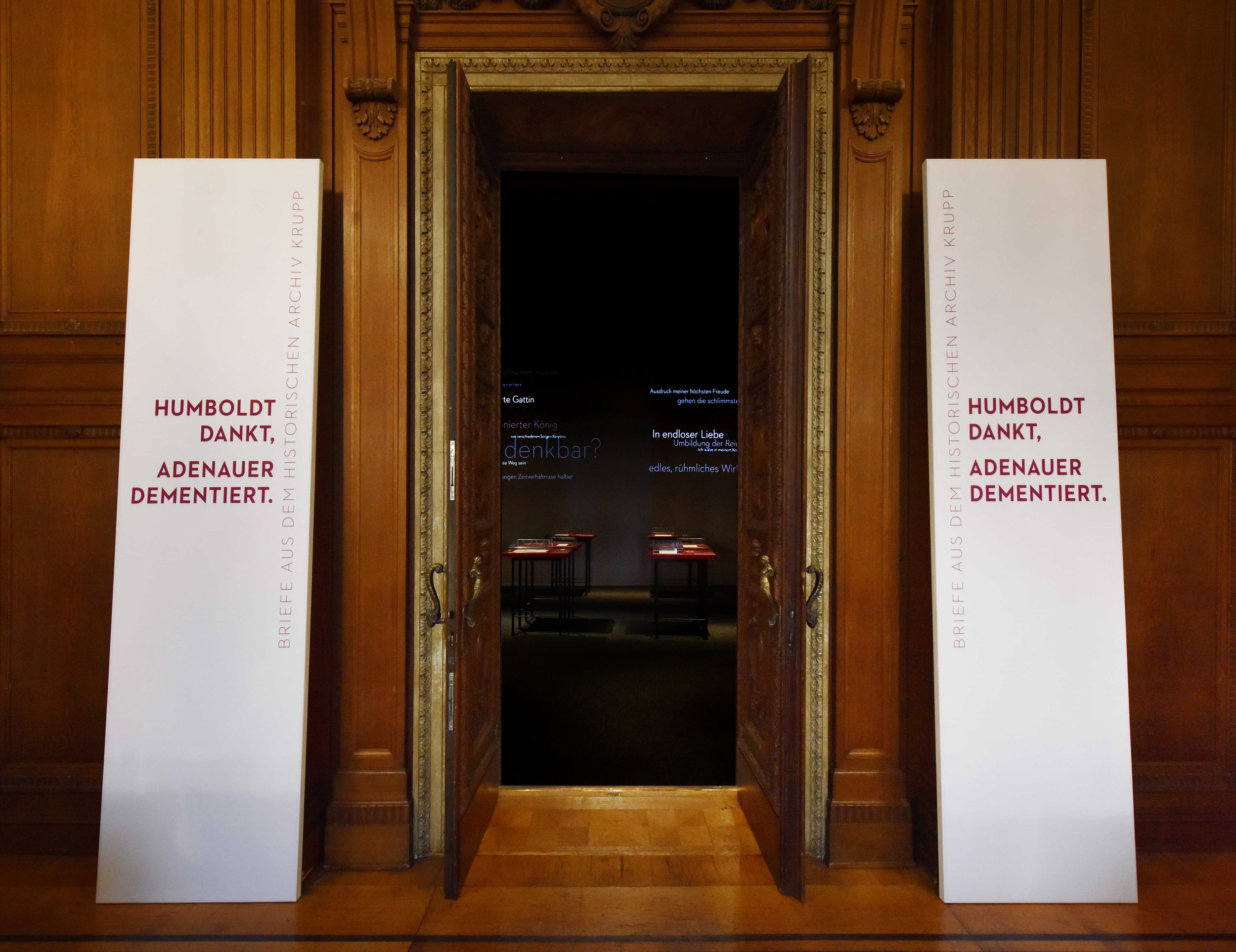   Humboldt dankt, Adenauer dementiert.   Villa Hügel Essen, 2017  In Kooperation mit Keppler + Jung 