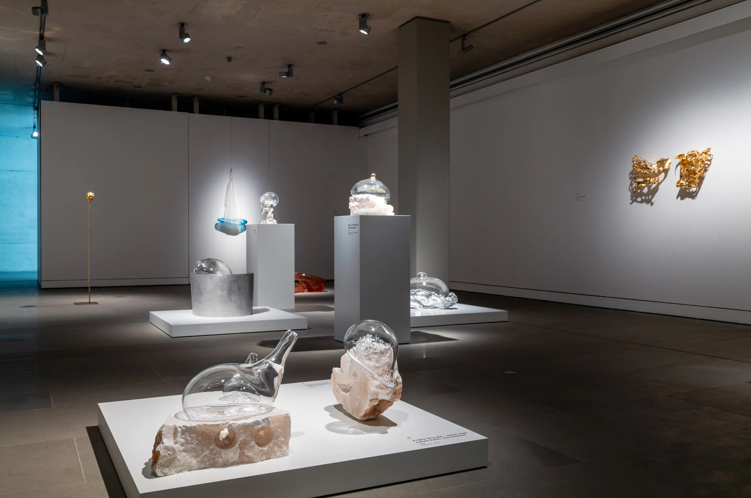   greifbar zart  Diözesanmuseum goes contemporary: Susanne Roewer Diözesanmuseum Rottenburg, 2023  © Diözesanmuseum Rottenburg Fotos: © die arge lola / Kai Loges und Andreas Langen 