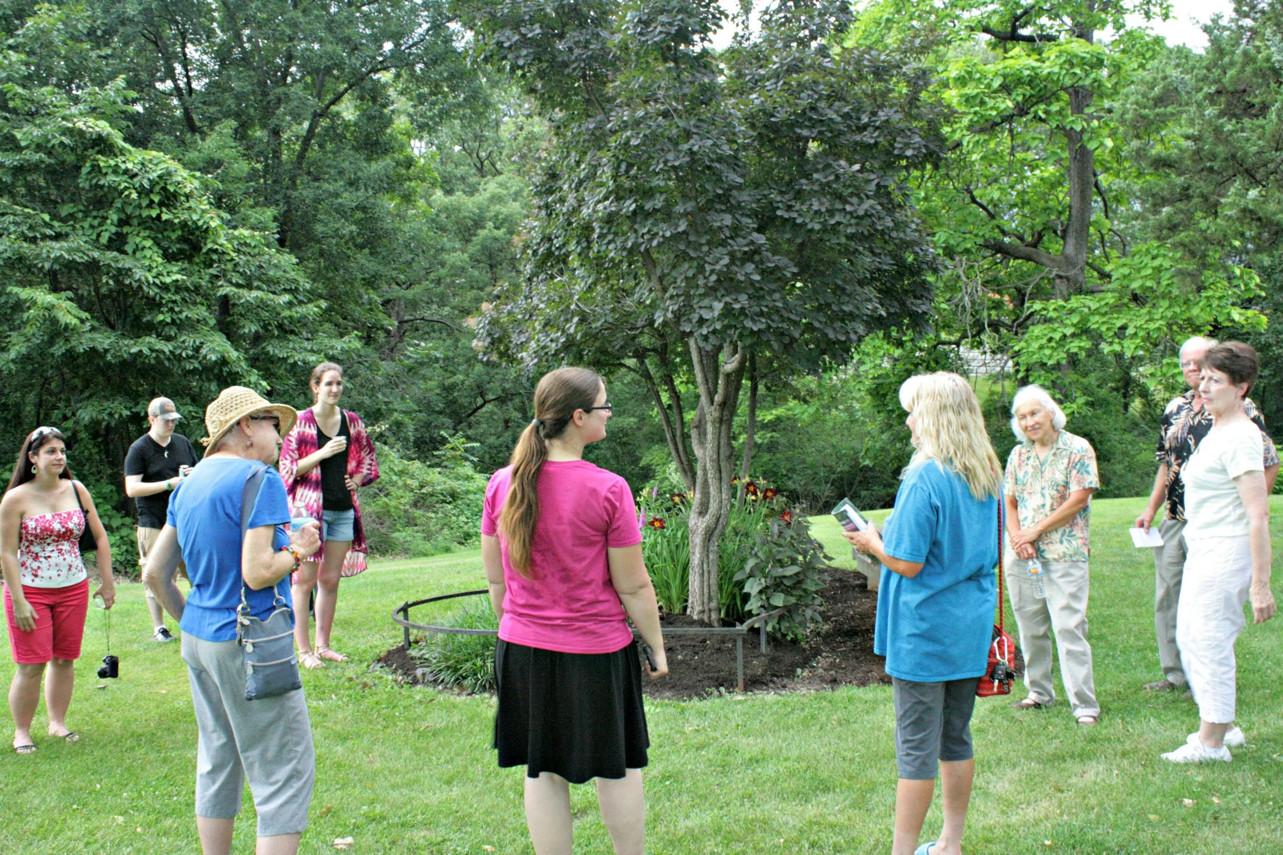 FREE Coffee + Conversation / Artistic Gardens